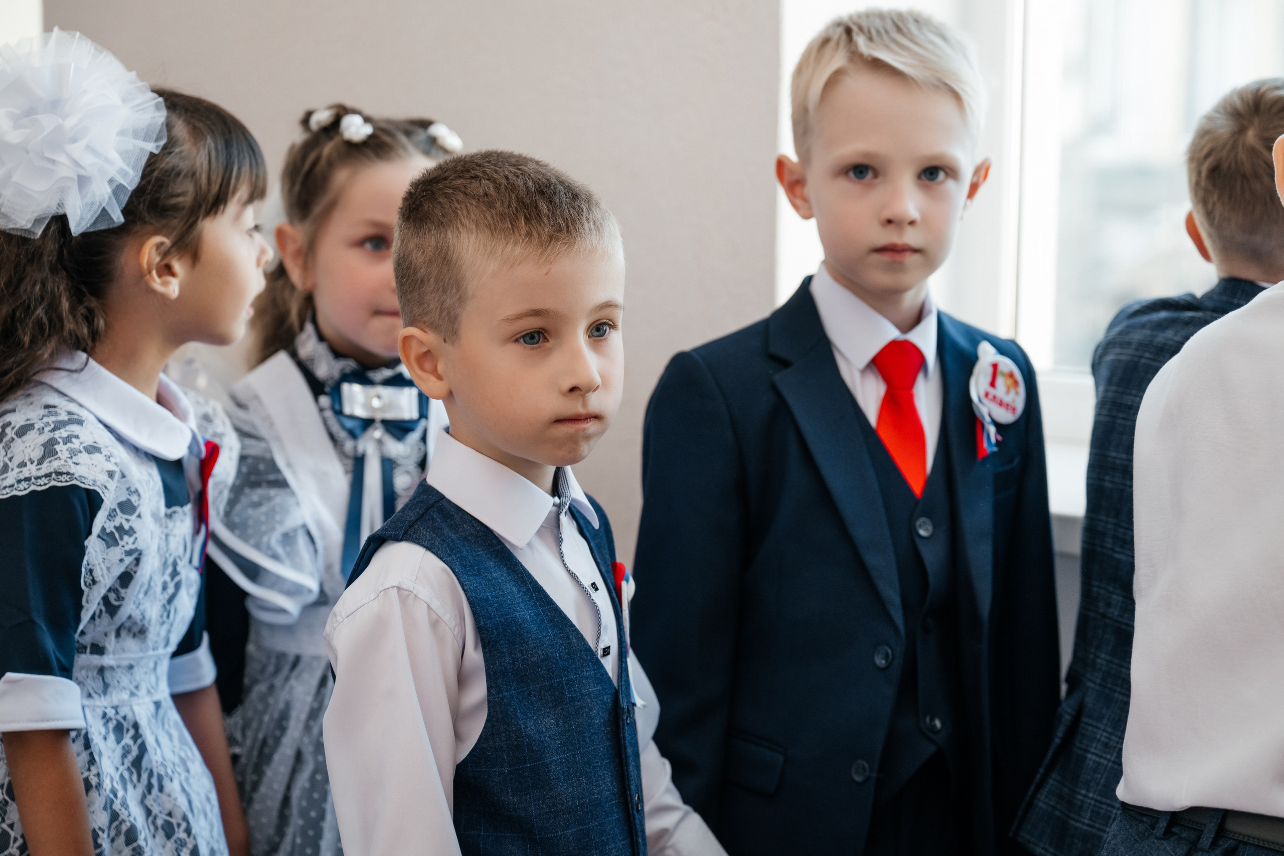 День первоклассника. Школьный фотограф в Валуйках. Фотосессии для выпускников и изготовление выпускных альбомов в городе Валуйки и в Белгородской области