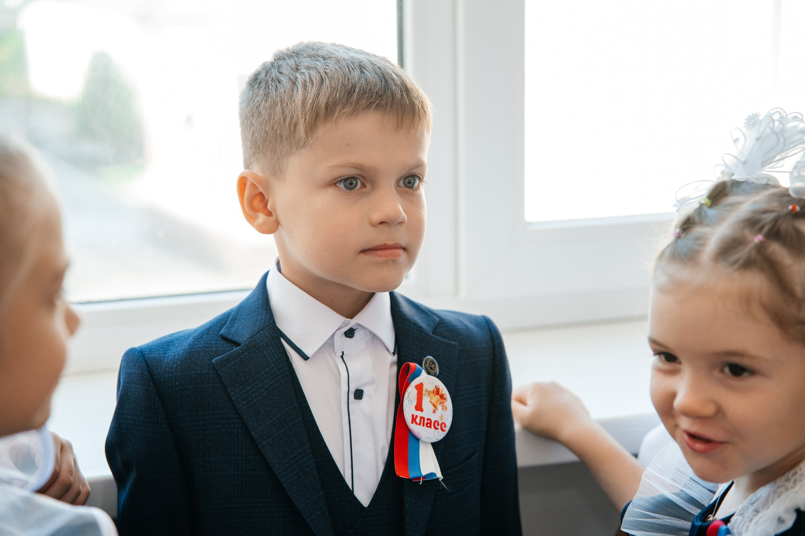 День первоклассника. Школьный фотограф в Валуйках. Фотосессии для выпускников и изготовление выпускных альбомов в городе Валуйки и в Белгородской области