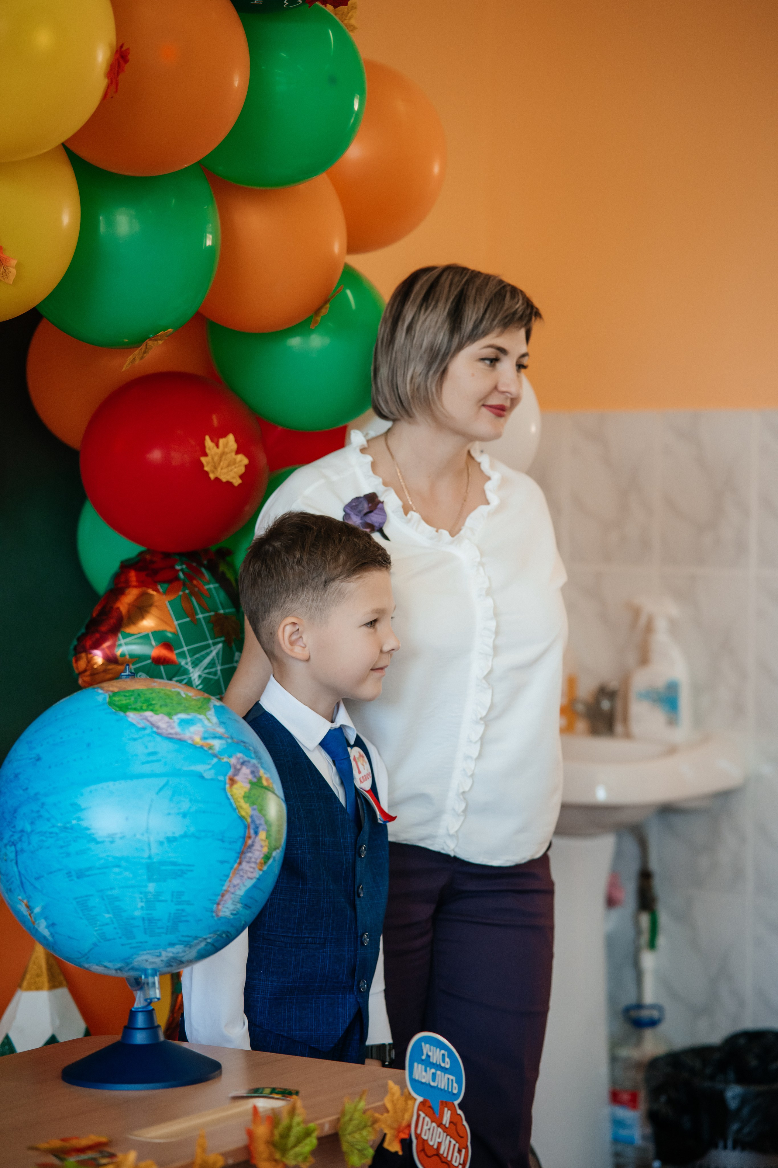 День первоклассника. Школьный фотограф в Валуйках. Фотосессии для выпускников и изготовление выпускных альбомов в городе Валуйки и в Белгородской области