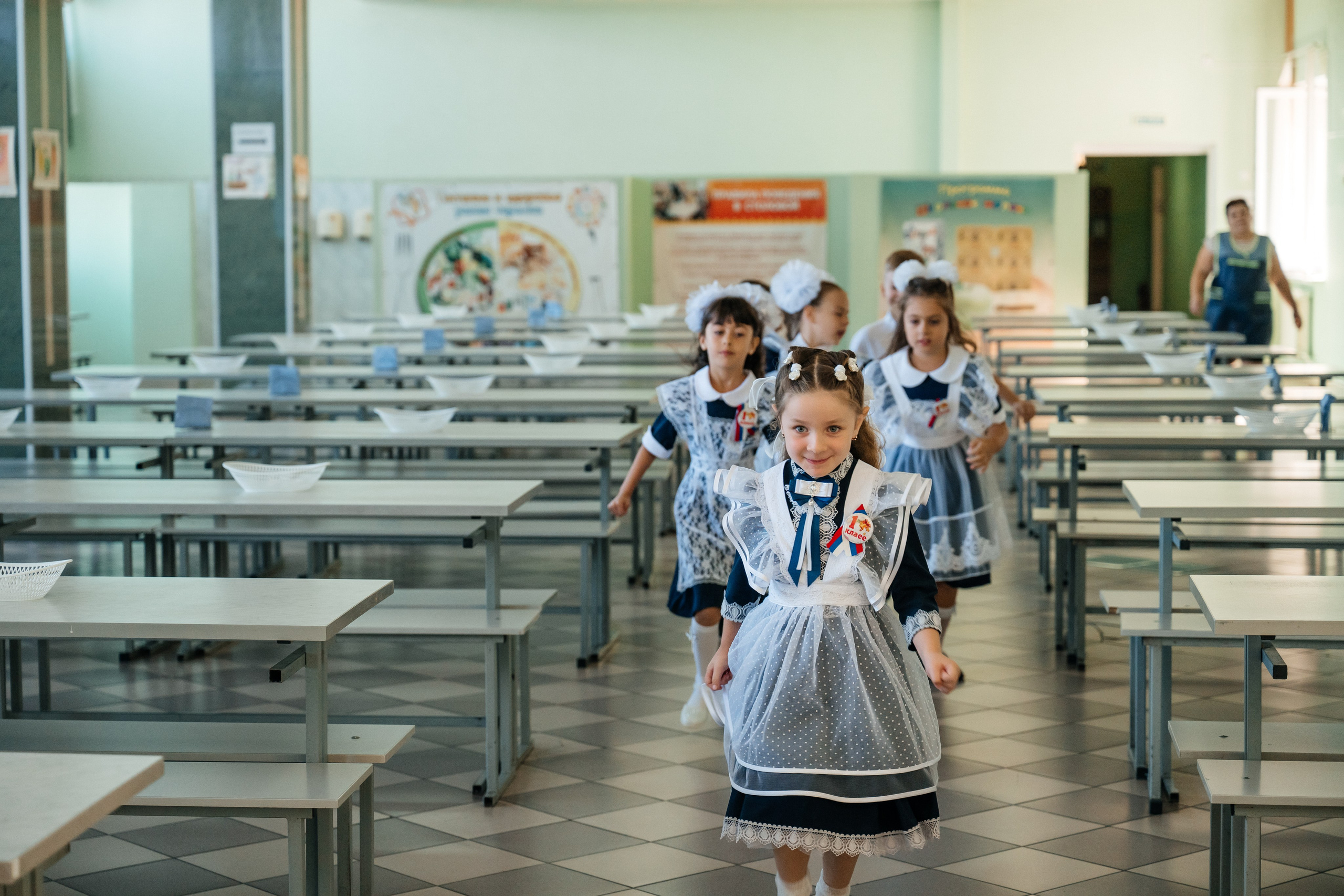 День первоклассника. Школьный фотограф в Валуйках. Фотосессии для выпускников и изготовление выпускных альбомов в городе Валуйки и в Белгородской области