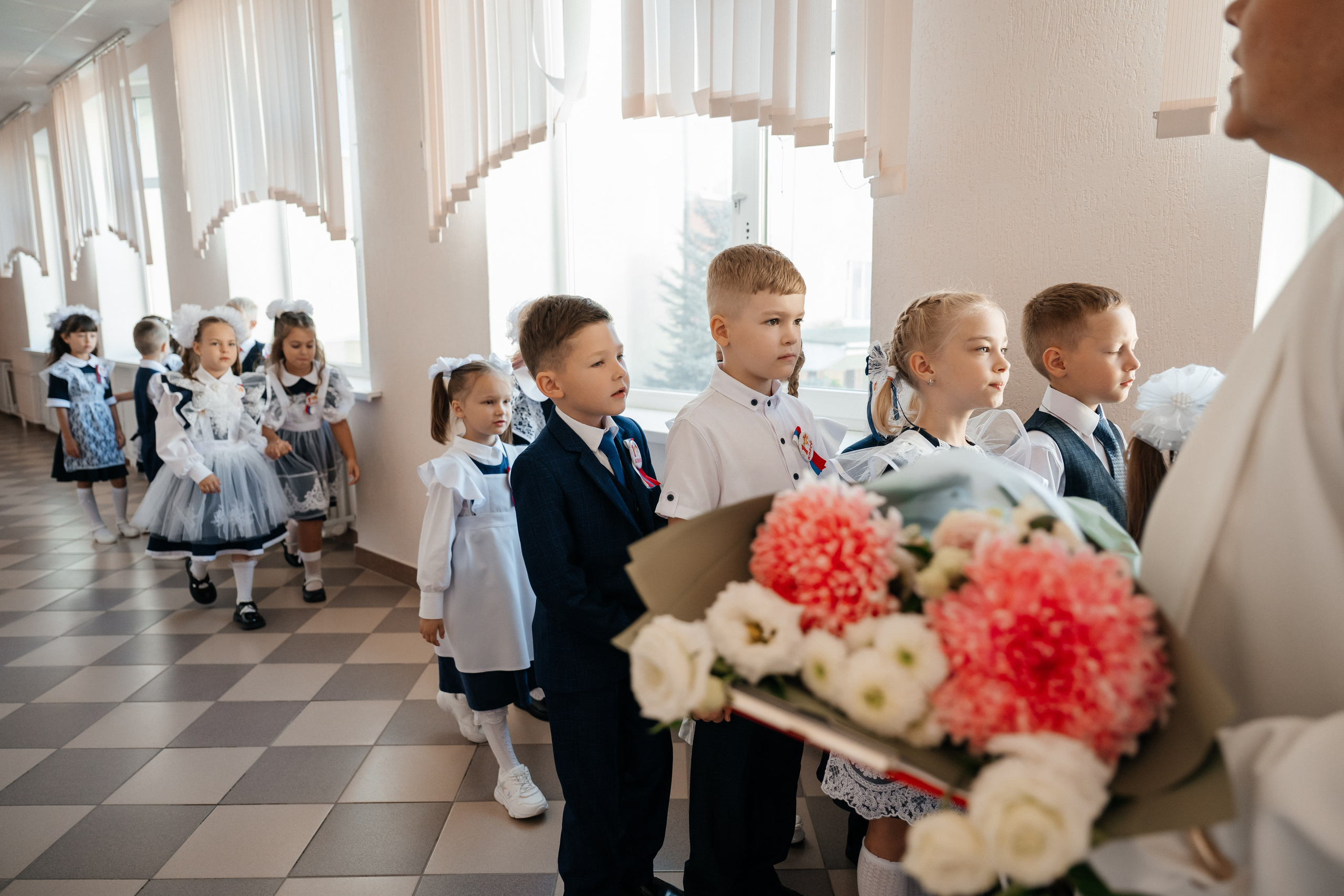 День первоклассника. Школьный фотограф в Валуйках. Фотосессии для выпускников и изготовление выпускных альбомов в городе Валуйки и в Белгородской области