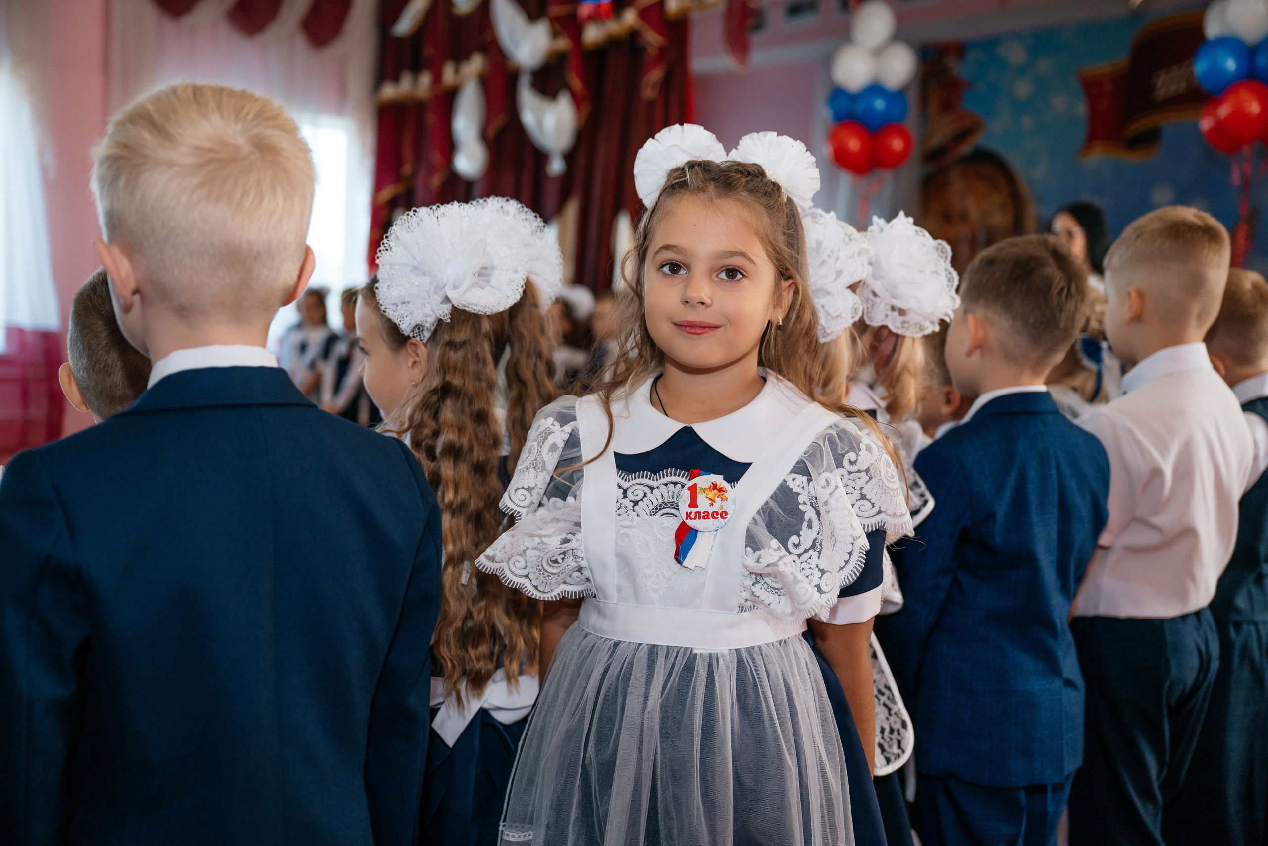 День первоклассника. Школьный фотограф в Валуйках. Фотосессии для выпускников и изготовление выпускных альбомов в городе Валуйки и в Белгородской области