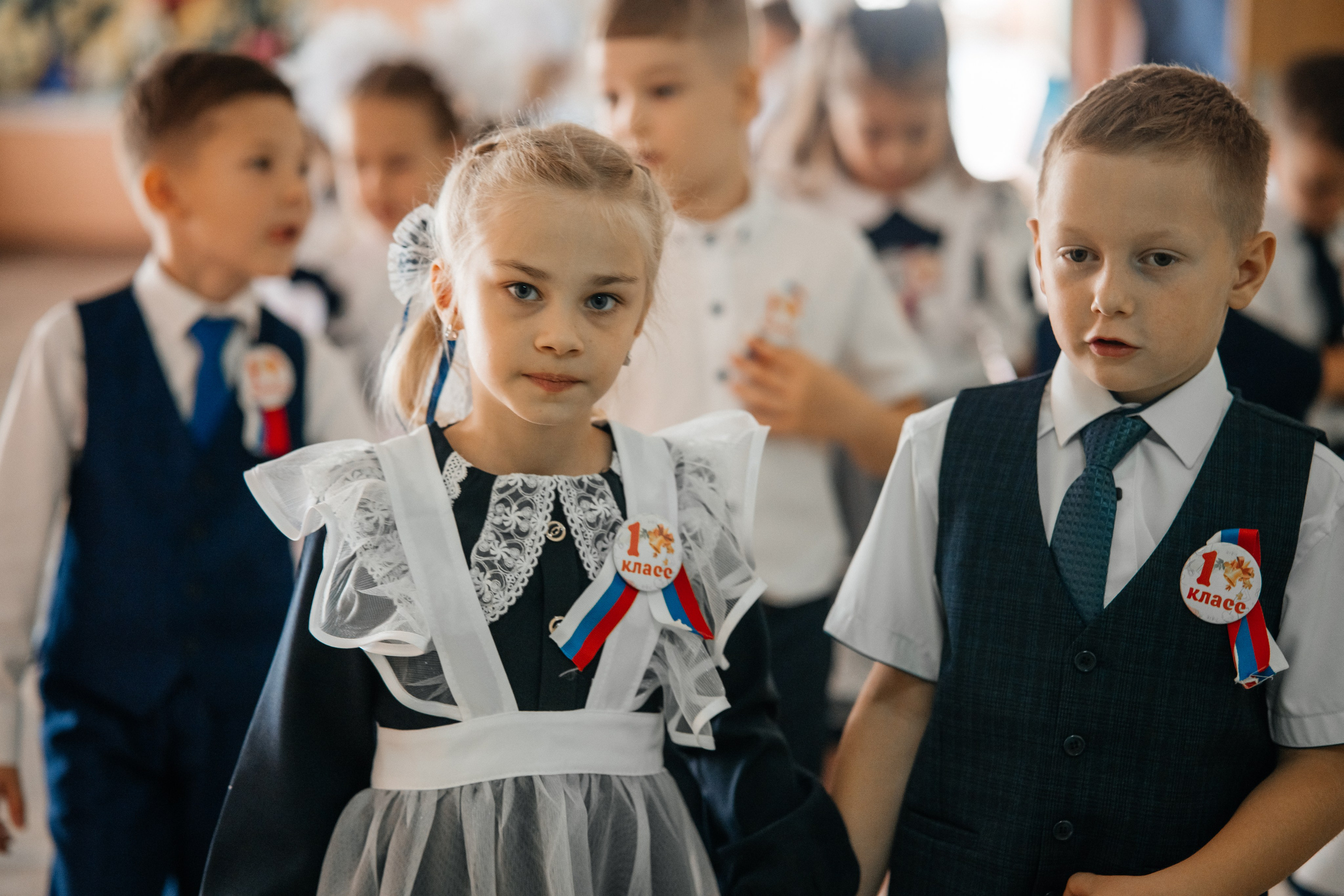 День первоклассника. Школьный фотограф в Валуйках. Фотосессии для выпускников и изготовление выпускных альбомов в городе Валуйки и в Белгородской области