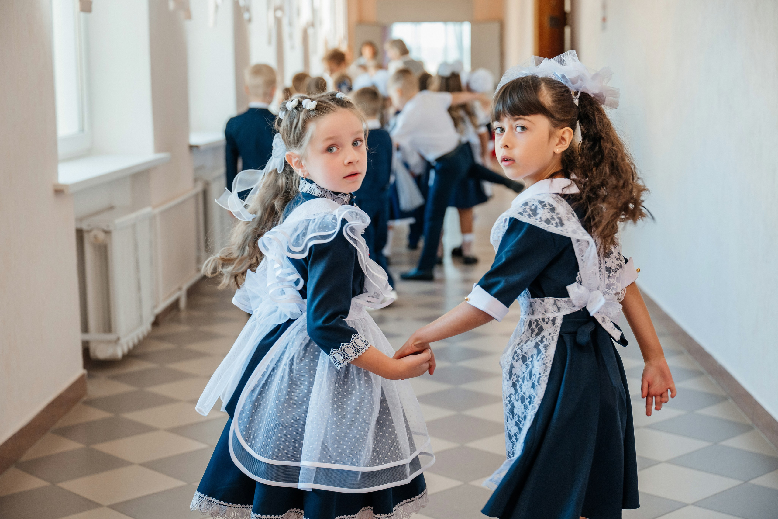 День первоклассника. Школьный фотограф в Валуйках. Фотосессии для выпускников и изготовление выпускных альбомов в городе Валуйки и в Белгородской области