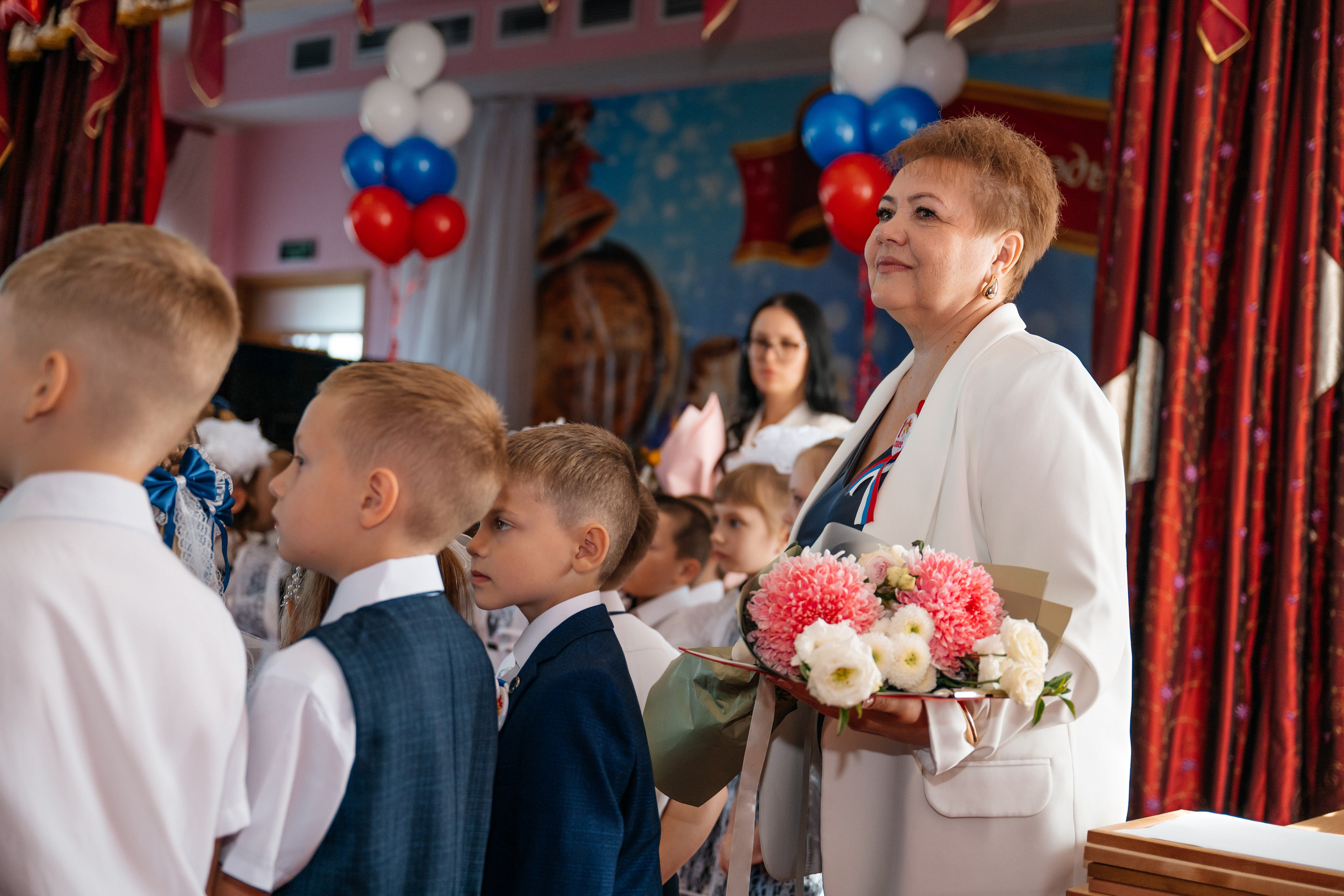 День первоклассника. Школьный фотограф в Валуйках. Фотосессии для выпускников и изготовление выпускных альбомов в городе Валуйки и в Белгородской области