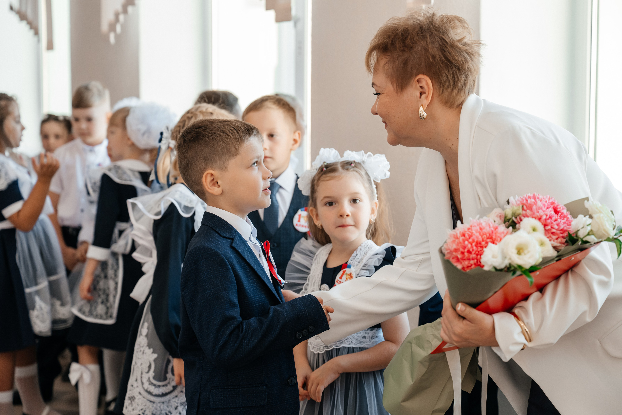 День первоклассника. Школьный фотограф в Валуйках. Фотосессии для выпускников и изготовление выпускных альбомов в городе Валуйки и в Белгородской области