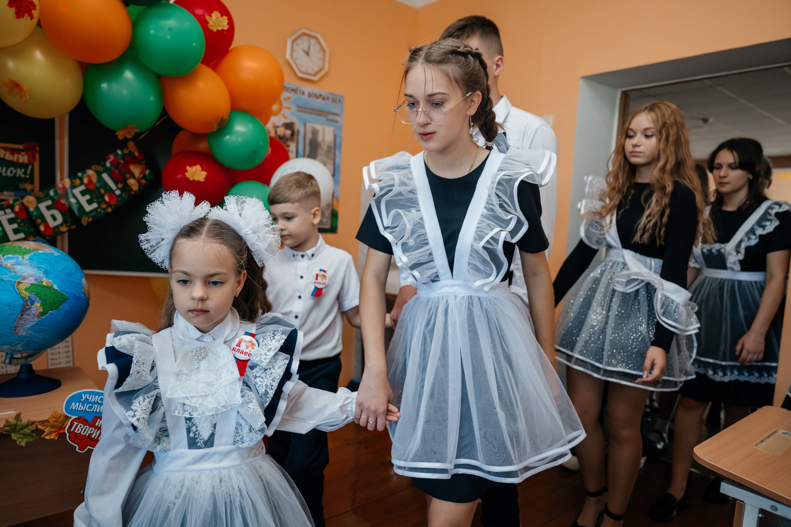 День первоклассника. Школьный фотограф в Валуйках. Фотосессии для выпускников и изготовление выпускных альбомов в городе Валуйки и в Белгородской области
