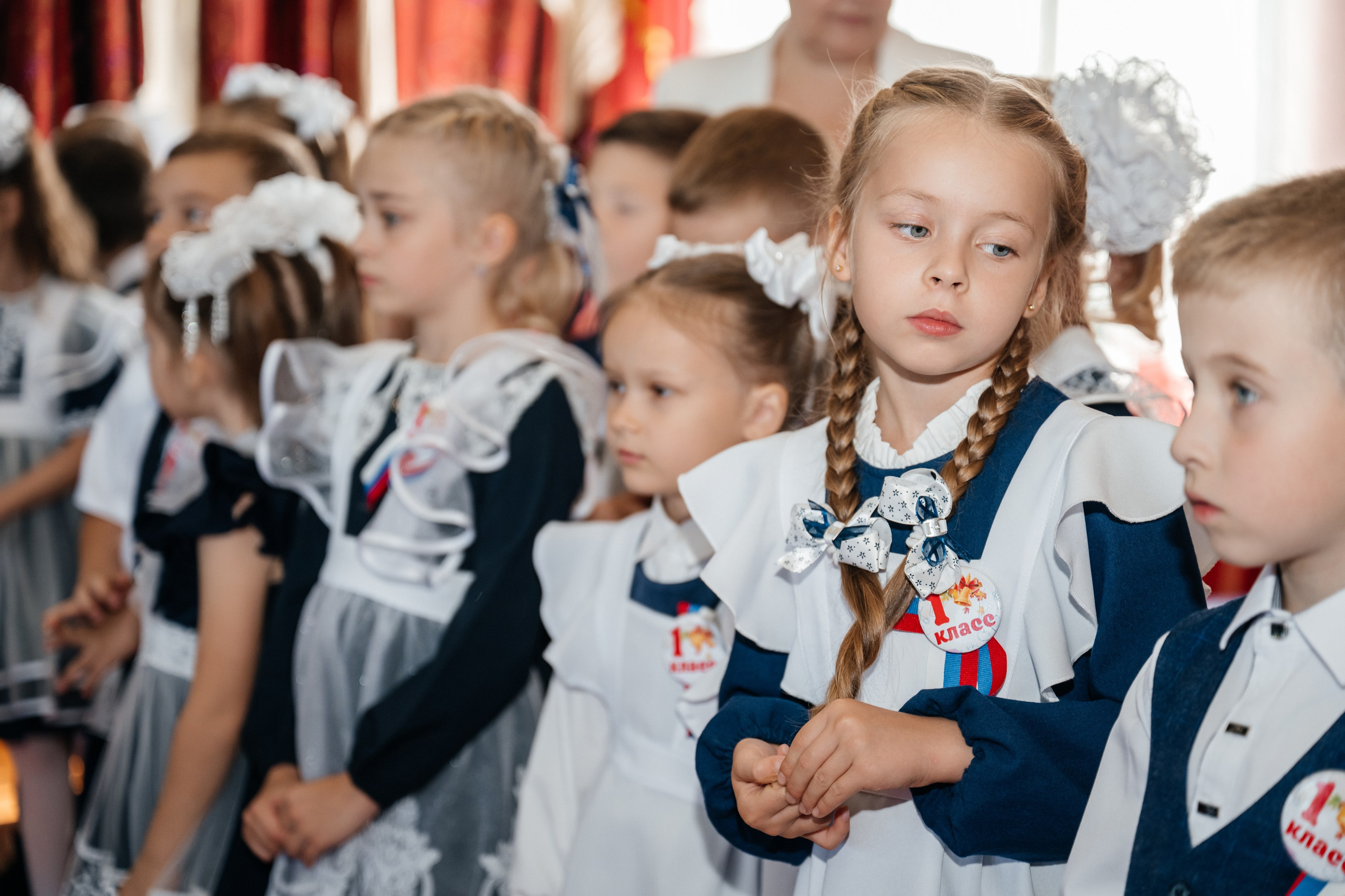 День первоклассника. Школьный фотограф в Валуйках. Фотосессии для выпускников и изготовление выпускных альбомов в городе Валуйки и в Белгородской области