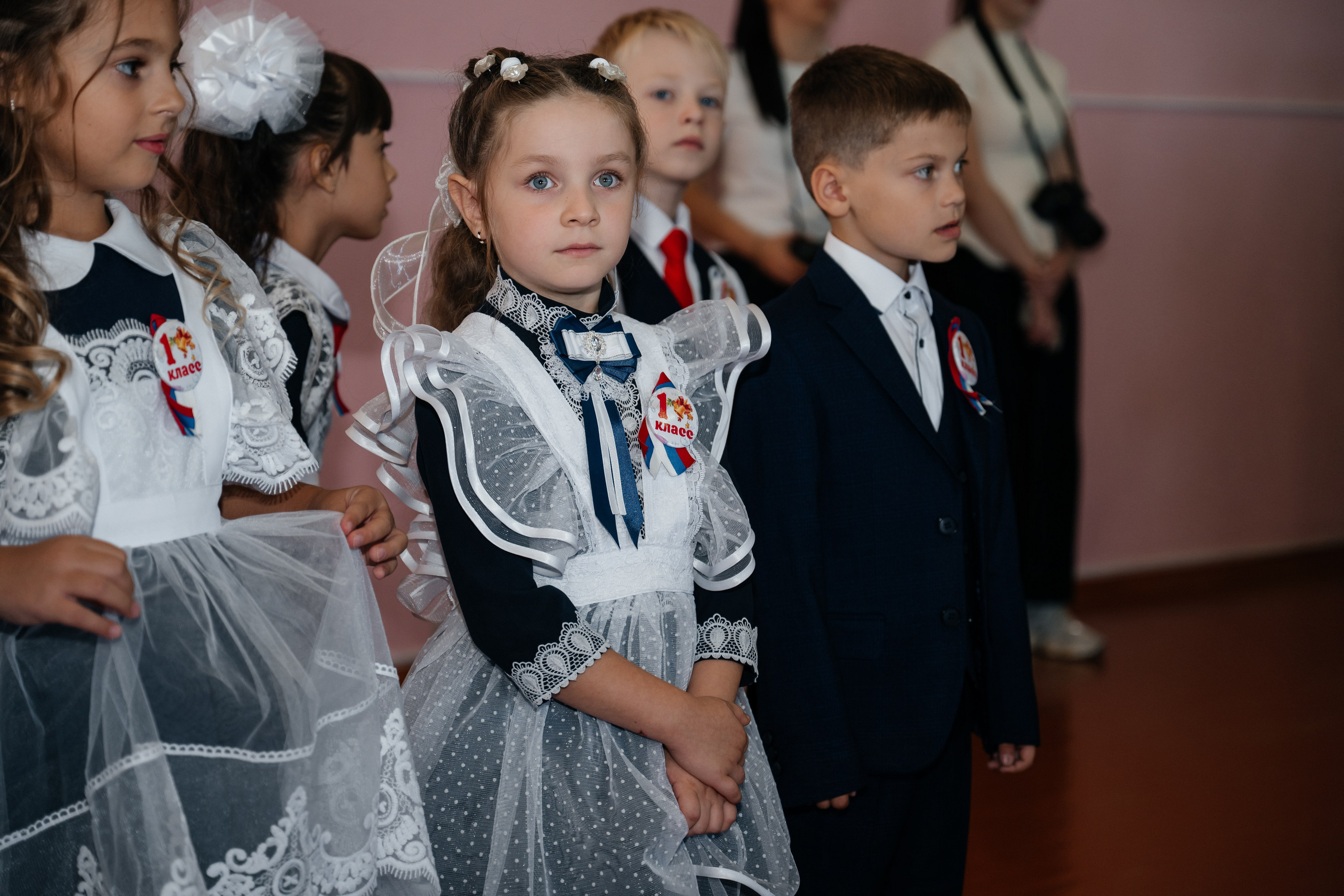 День первоклассника. Школьный фотограф в Валуйках. Фотосессии для выпускников и изготовление выпускных альбомов в городе Валуйки и в Белгородской области
