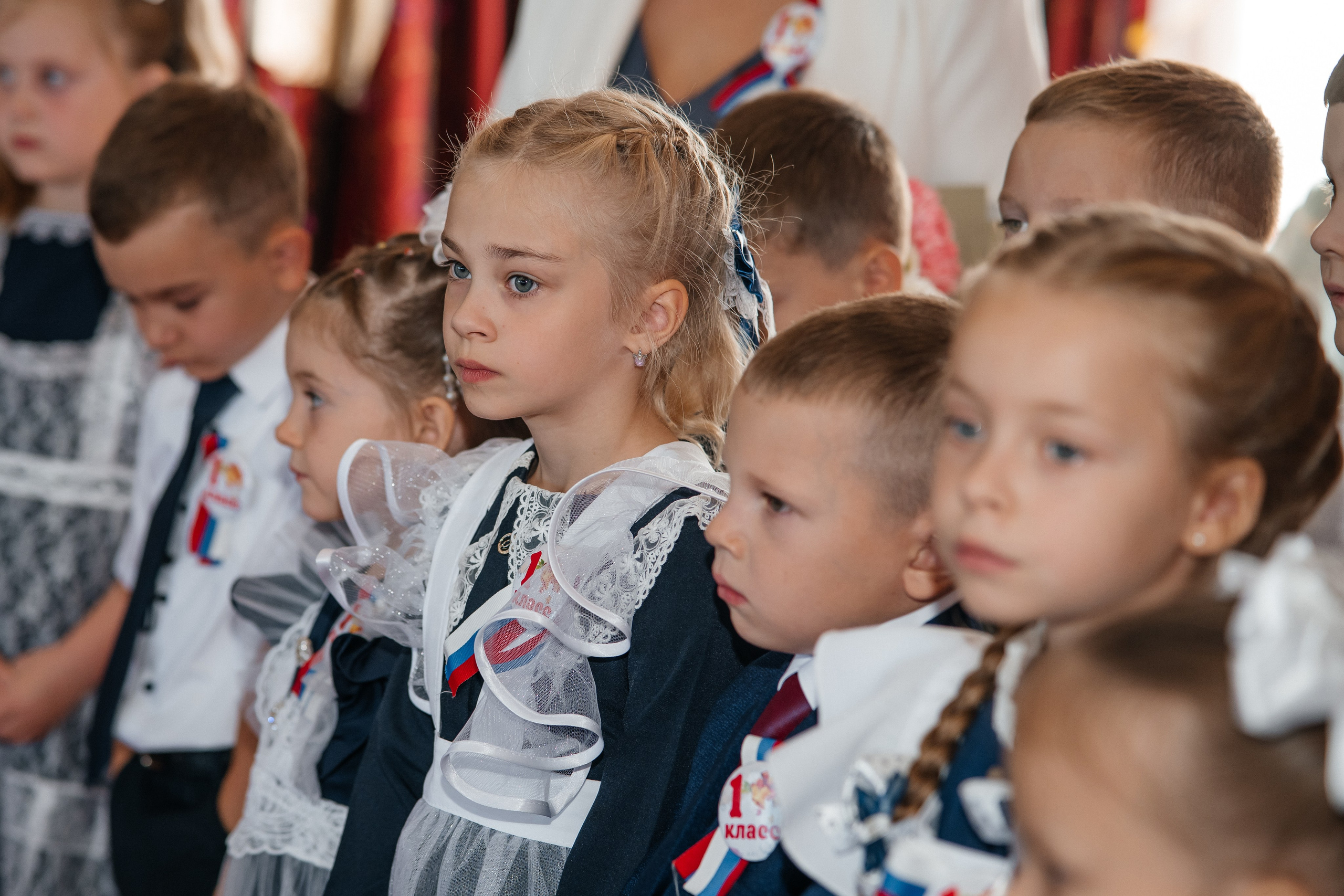 День первоклассника. Школьный фотограф в Валуйках. Фотосессии для выпускников и изготовление выпускных альбомов в городе Валуйки и в Белгородской области