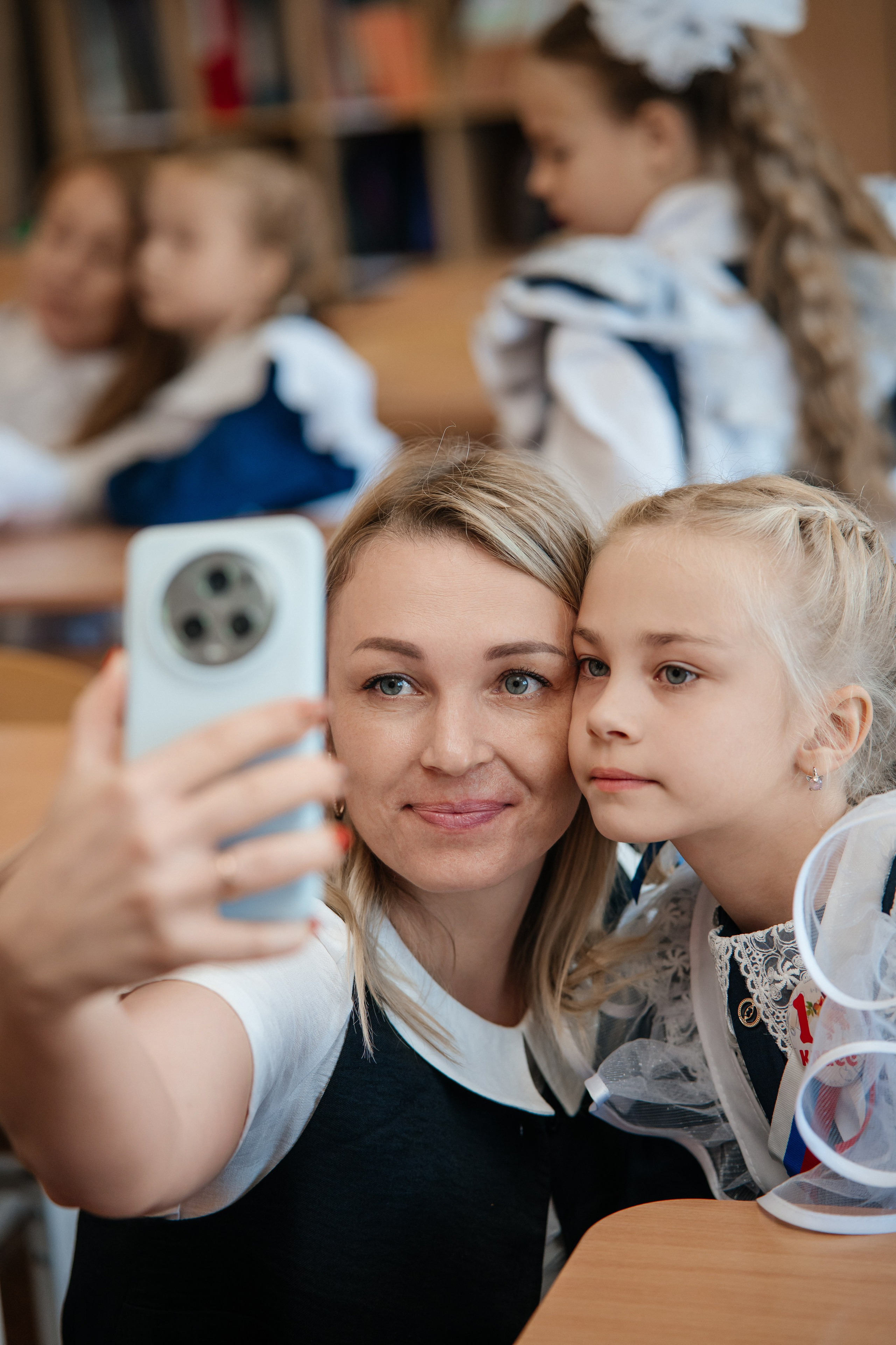 День первоклассника. Школьный фотограф в Валуйках. Фотосессии для выпускников и изготовление выпускных альбомов в городе Валуйки и в Белгородской области