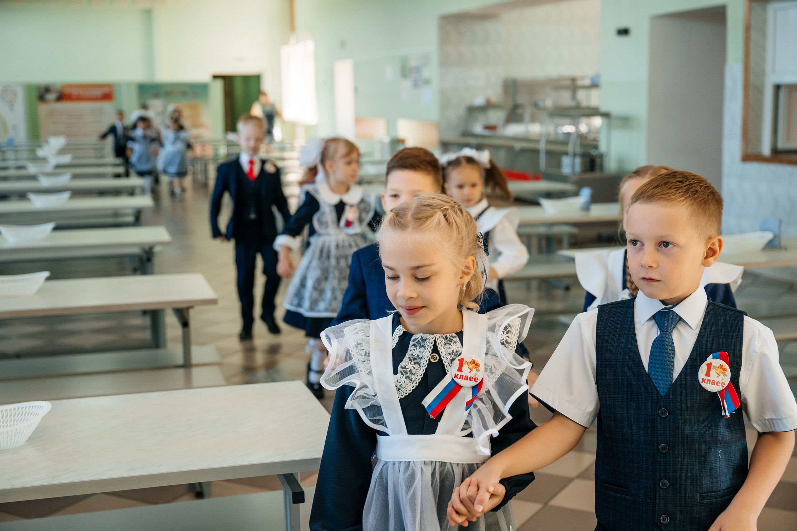 День первоклассника. Школьный фотограф в Валуйках. Фотосессии для выпускников и изготовление выпускных альбомов в городе Валуйки и в Белгородской области