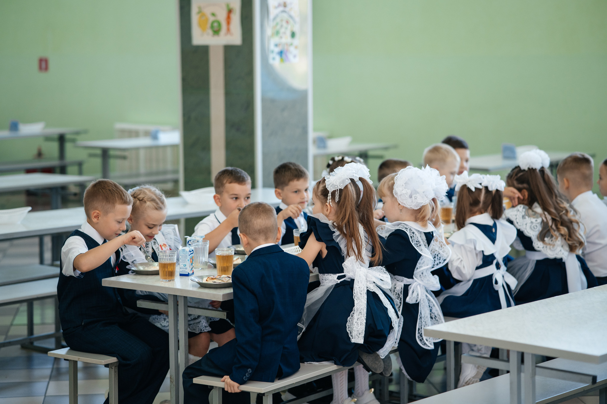 День первоклассника. Школьный фотограф в Валуйках. Фотосессии для выпускников и изготовление выпускных альбомов в городе Валуйки и в Белгородской области