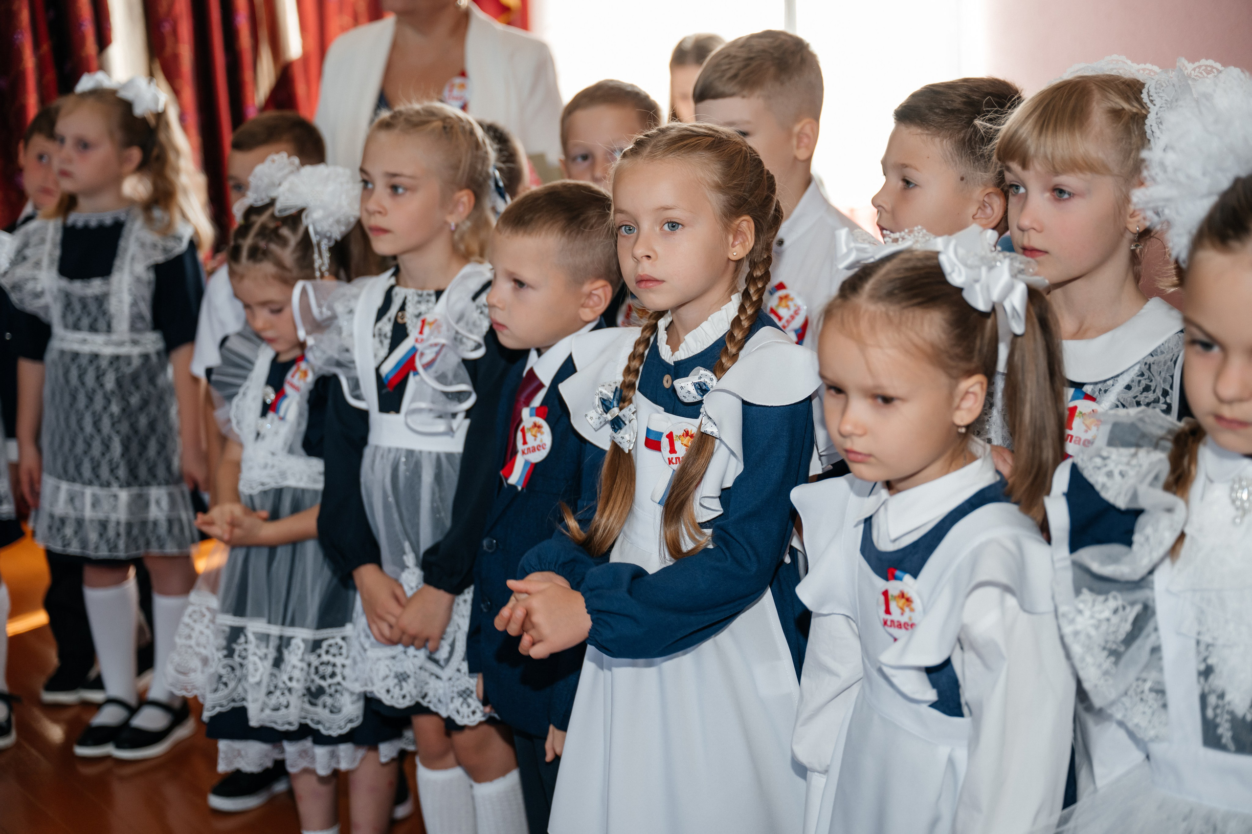 День первоклассника. Школьный фотограф в Валуйках. Фотосессии для выпускников и изготовление выпускных альбомов в городе Валуйки и в Белгородской области