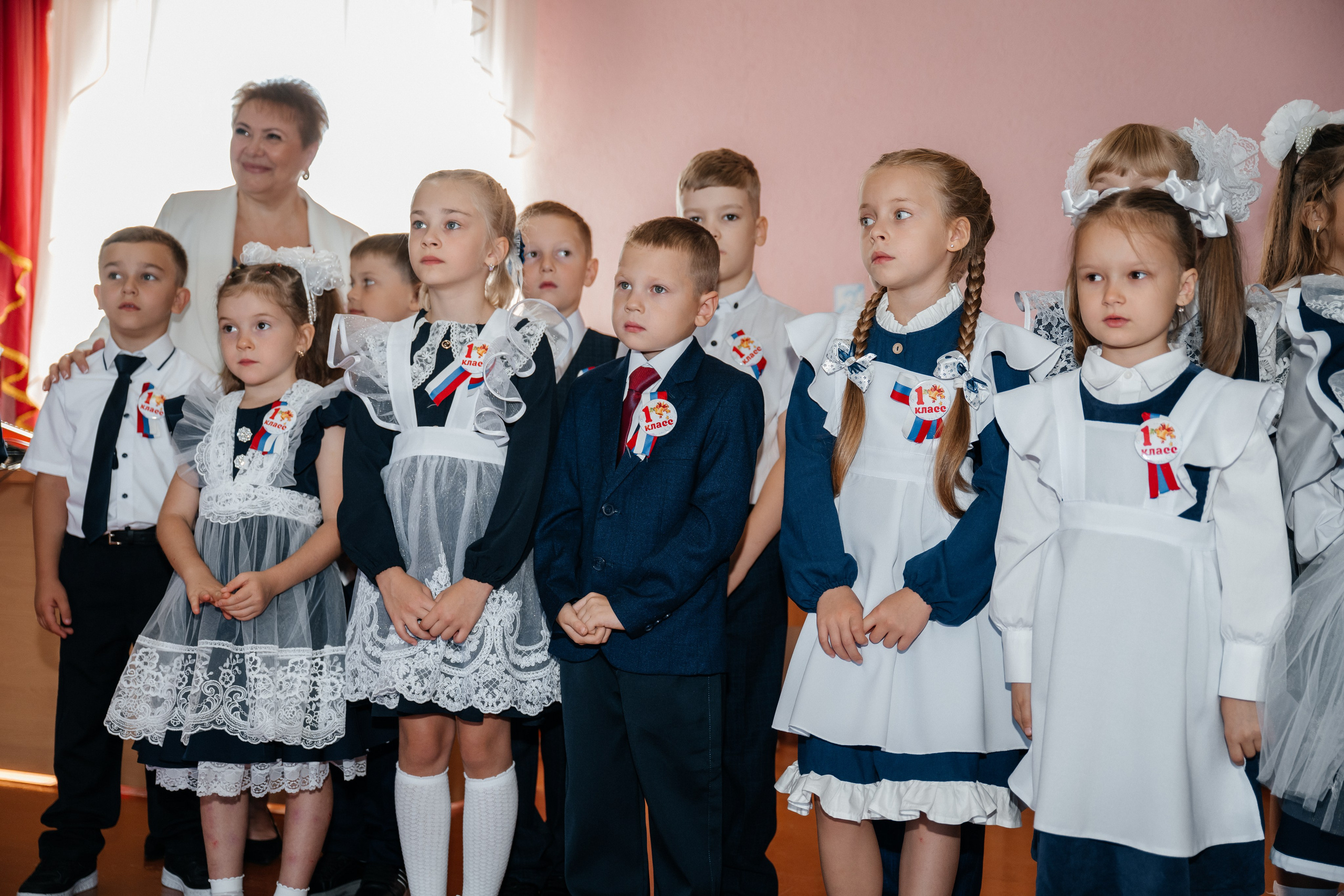 День первоклассника. Школьный фотограф в Валуйках. Фотосессии для выпускников и изготовление выпускных альбомов в городе Валуйки и в Белгородской области