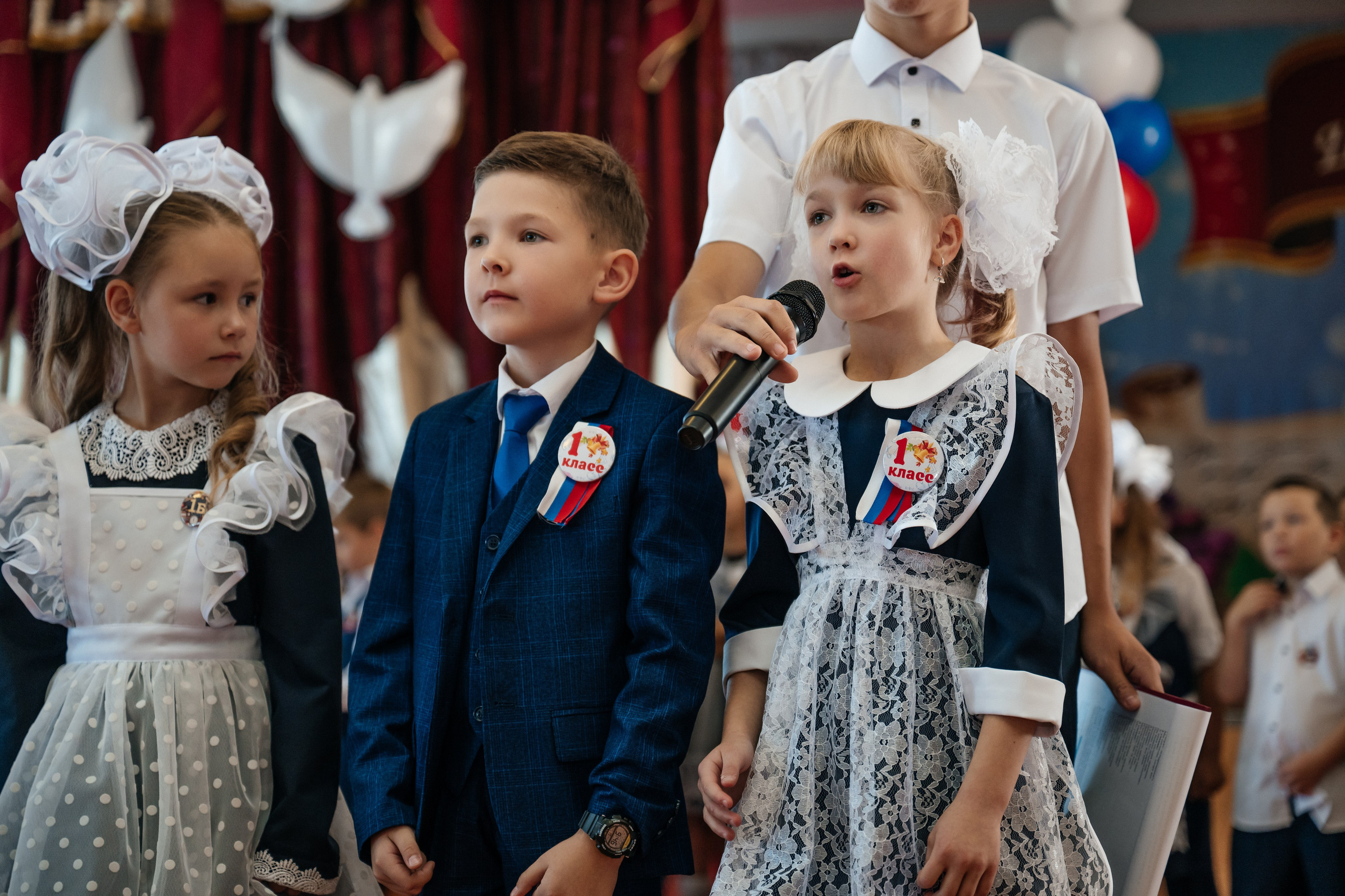 День первоклассника. Школьный фотограф в Валуйках. Фотосессии для выпускников и изготовление выпускных альбомов в городе Валуйки и в Белгородской области