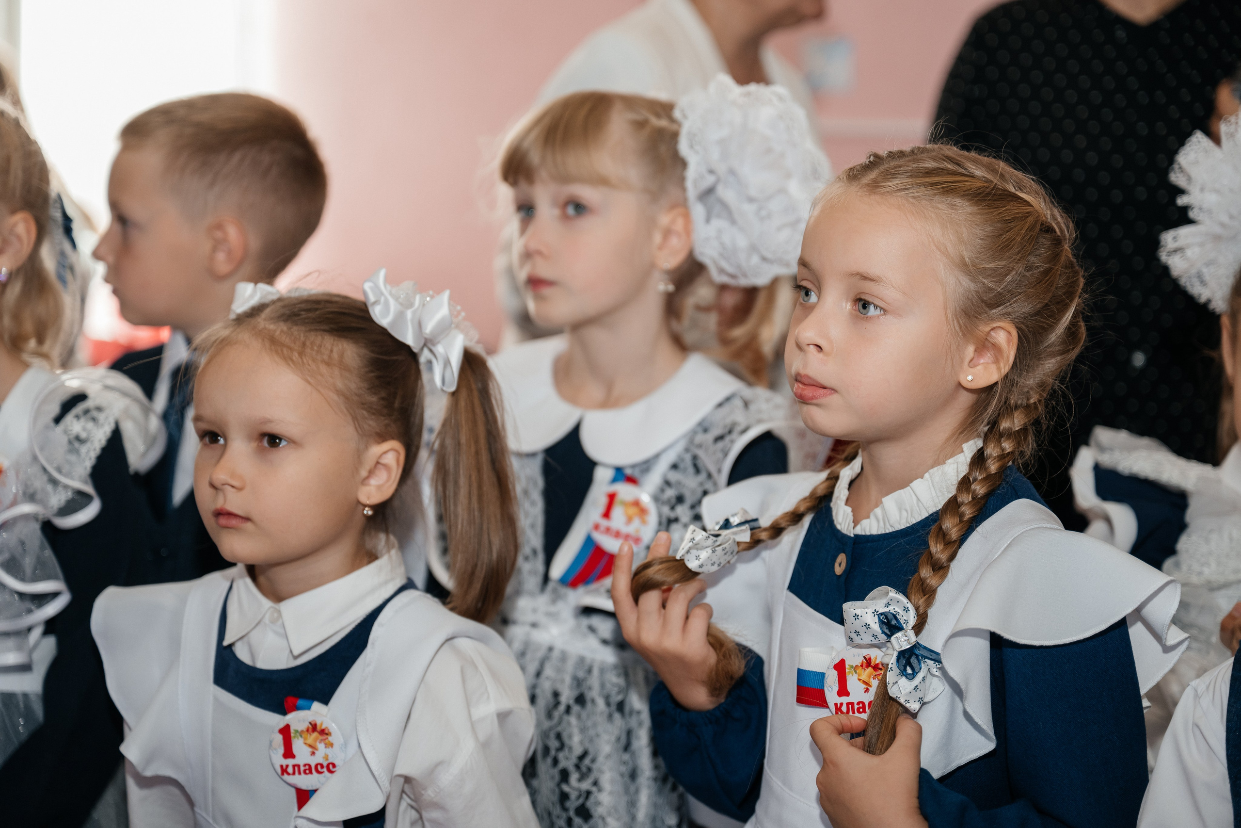 День первоклассника. Школьный фотограф в Валуйках. Фотосессии для выпускников и изготовление выпускных альбомов в городе Валуйки и в Белгородской области