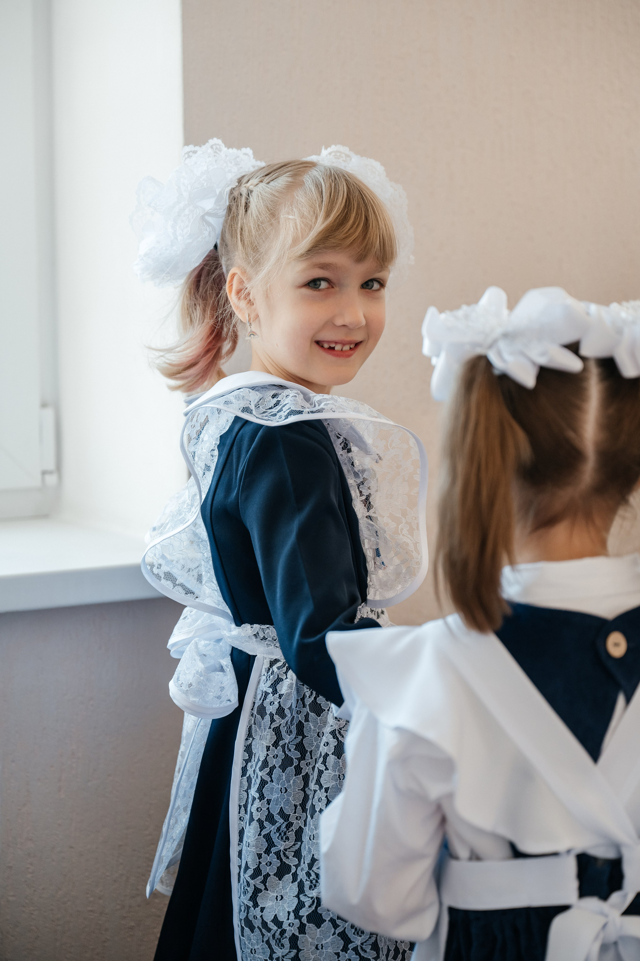 День первоклассника. Школьный фотограф в Валуйках. Фотосессии для выпускников и изготовление выпускных альбомов в городе Валуйки и в Белгородской области