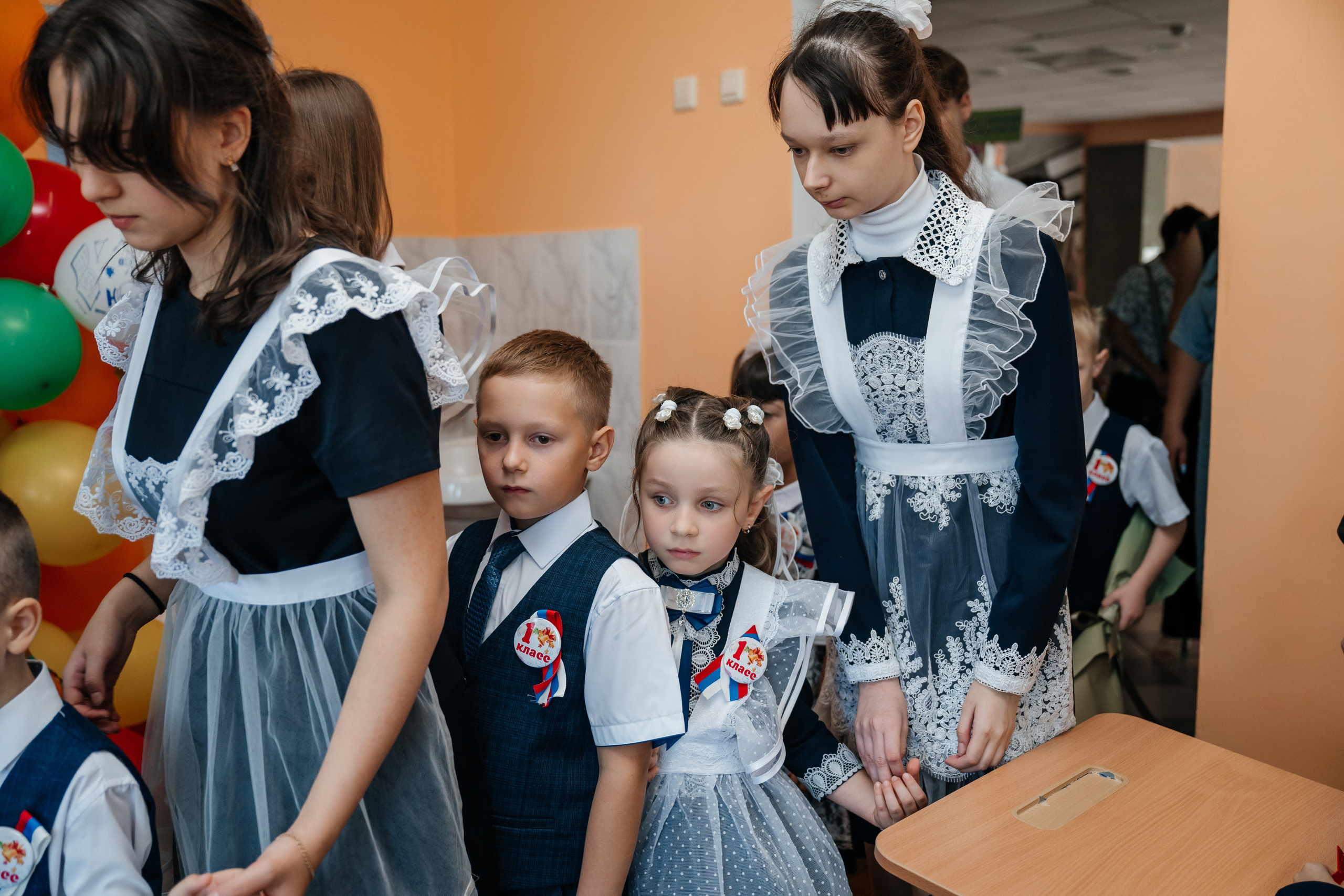 День первоклассника. Школьный фотограф в Валуйках. Фотосессии для выпускников и изготовление выпускных альбомов в городе Валуйки и в Белгородской области