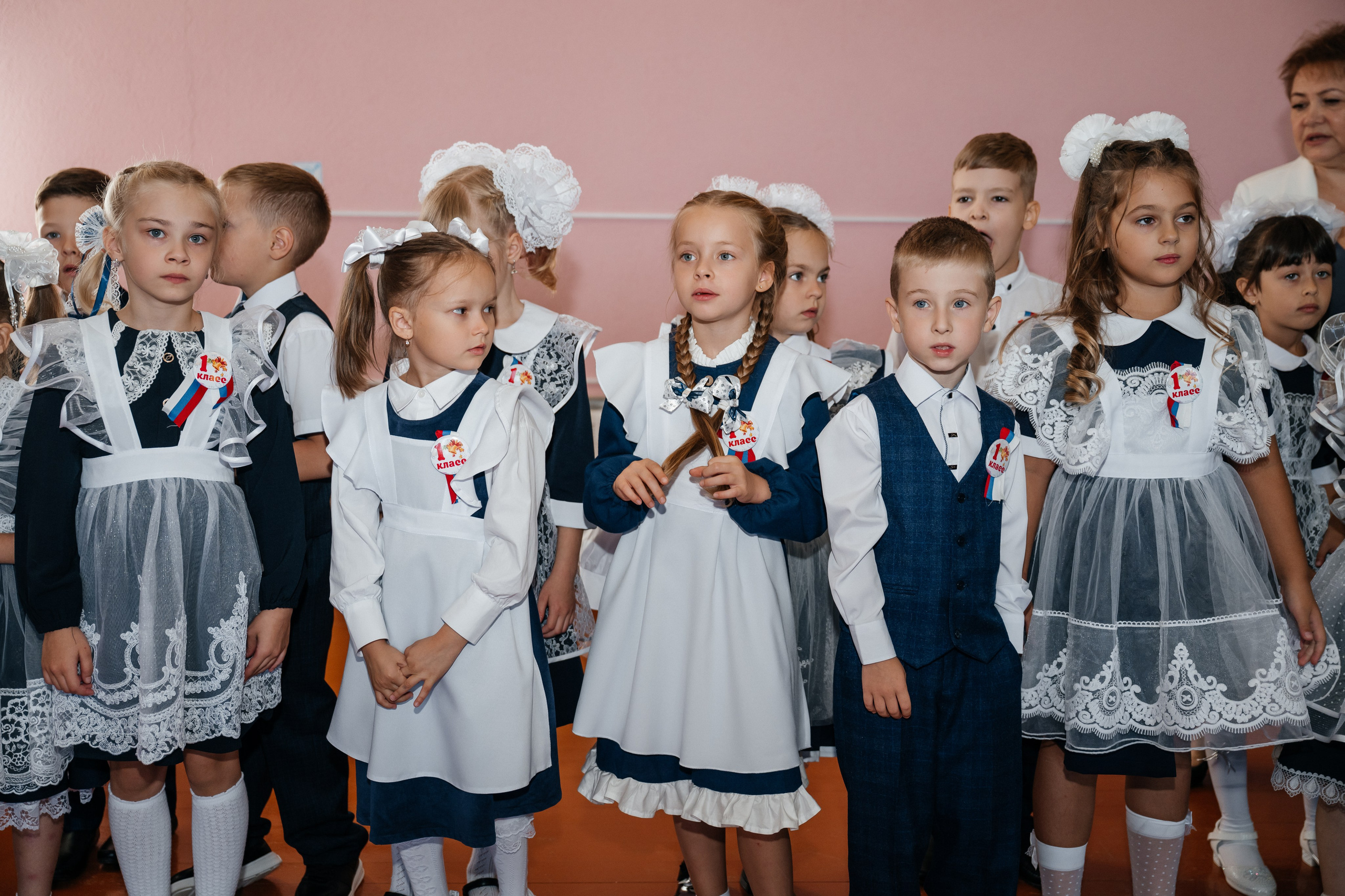 День первоклассника. Школьный фотограф в Валуйках. Фотосессии для выпускников и изготовление выпускных альбомов в городе Валуйки и в Белгородской области