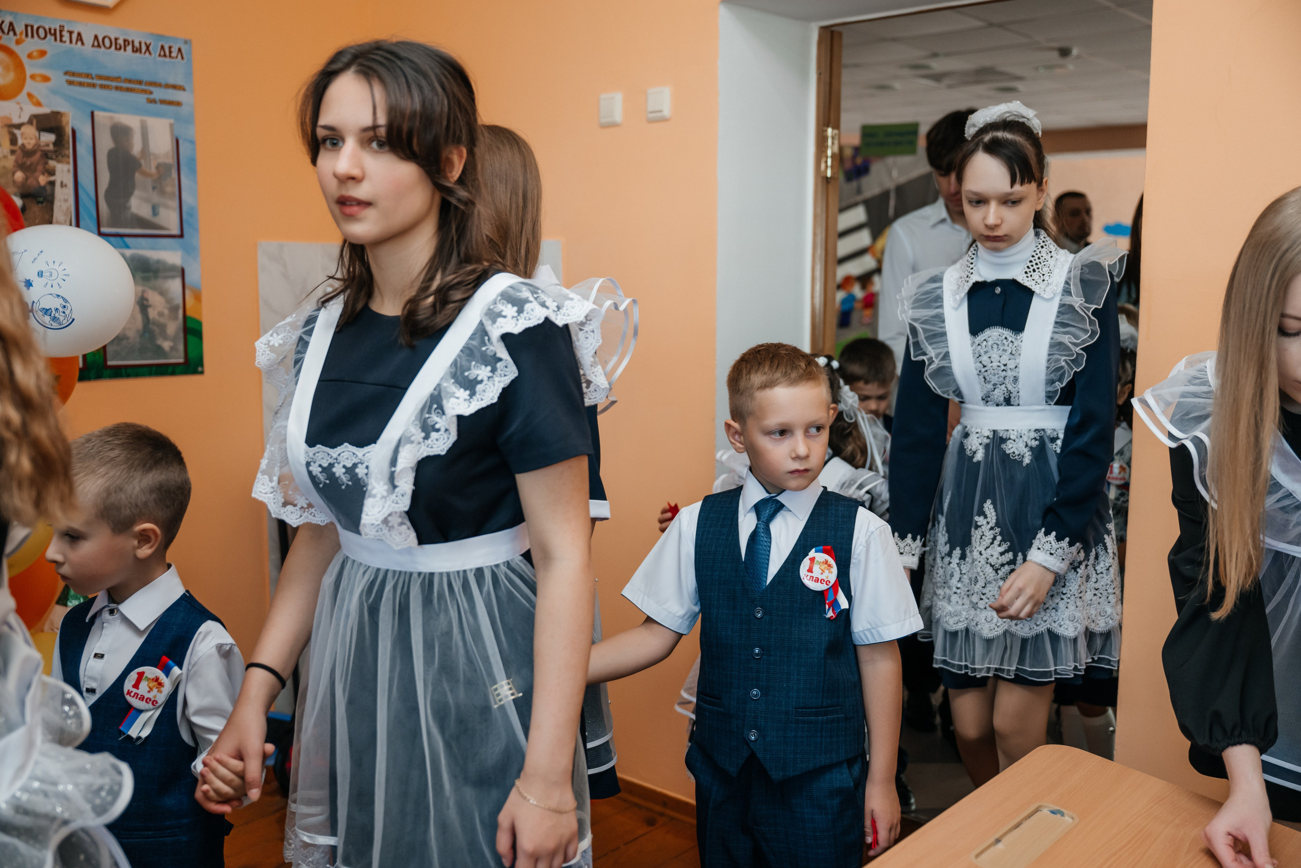 День первоклассника. Школьный фотограф в Валуйках. Фотосессии для выпускников и изготовление выпускных альбомов в городе Валуйки и в Белгородской области