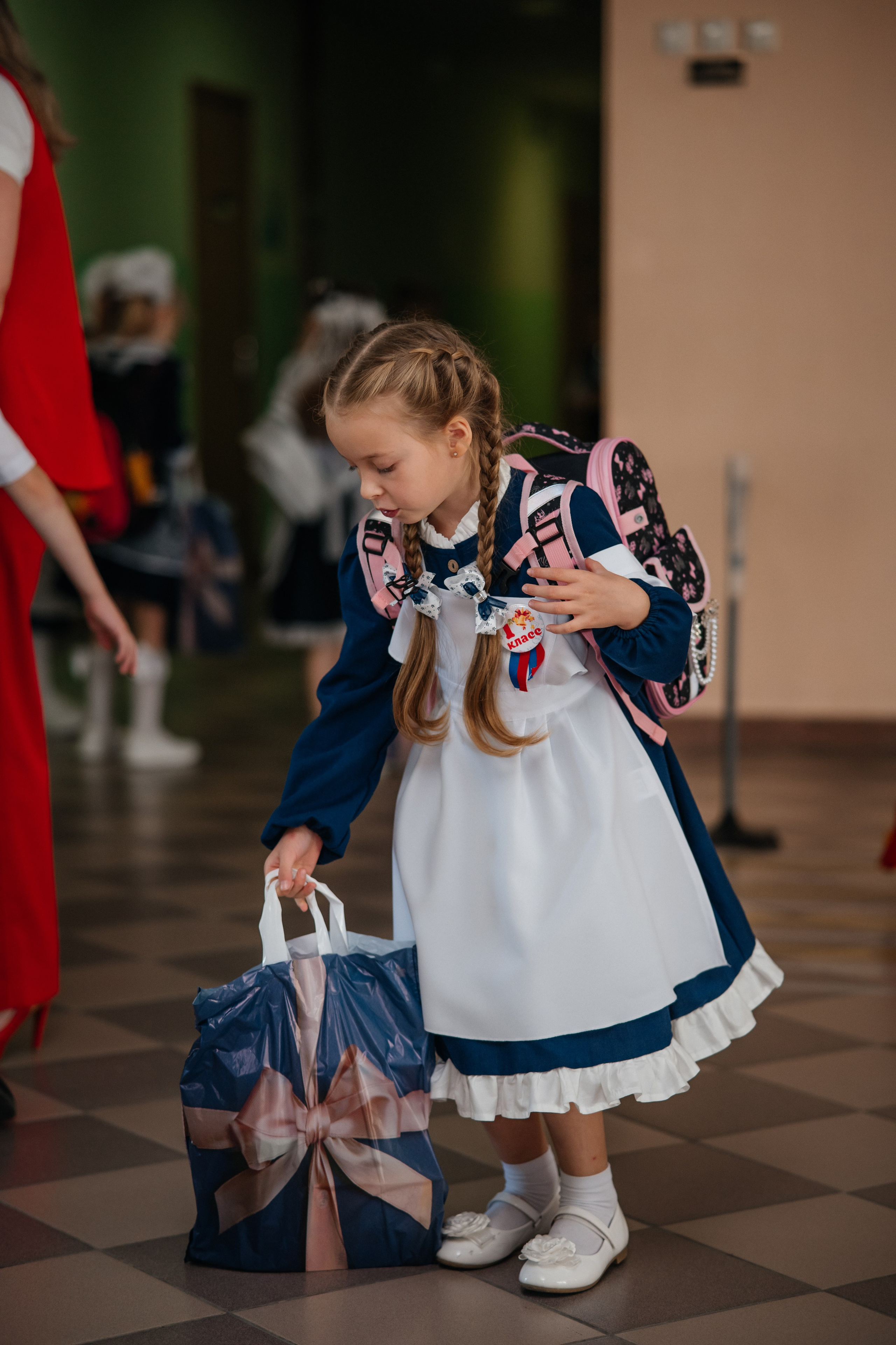 День первоклассника. Школьный фотограф в Валуйках. Фотосессии для выпускников и изготовление выпускных альбомов в городе Валуйки и в Белгородской области
