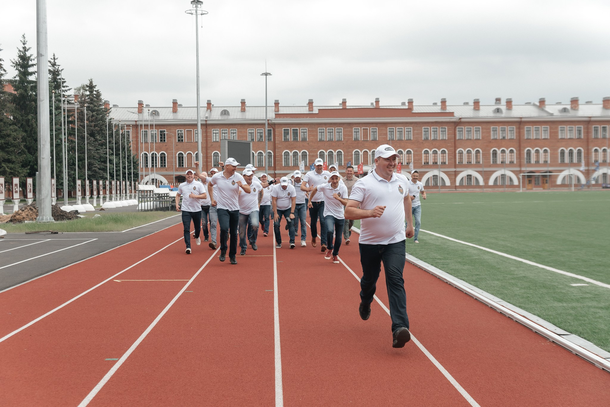 Встреча выпускников, выпуск 2001 г. Свадебный и семейный фотограф из Санкт-Петербурга Климов Анатолий
