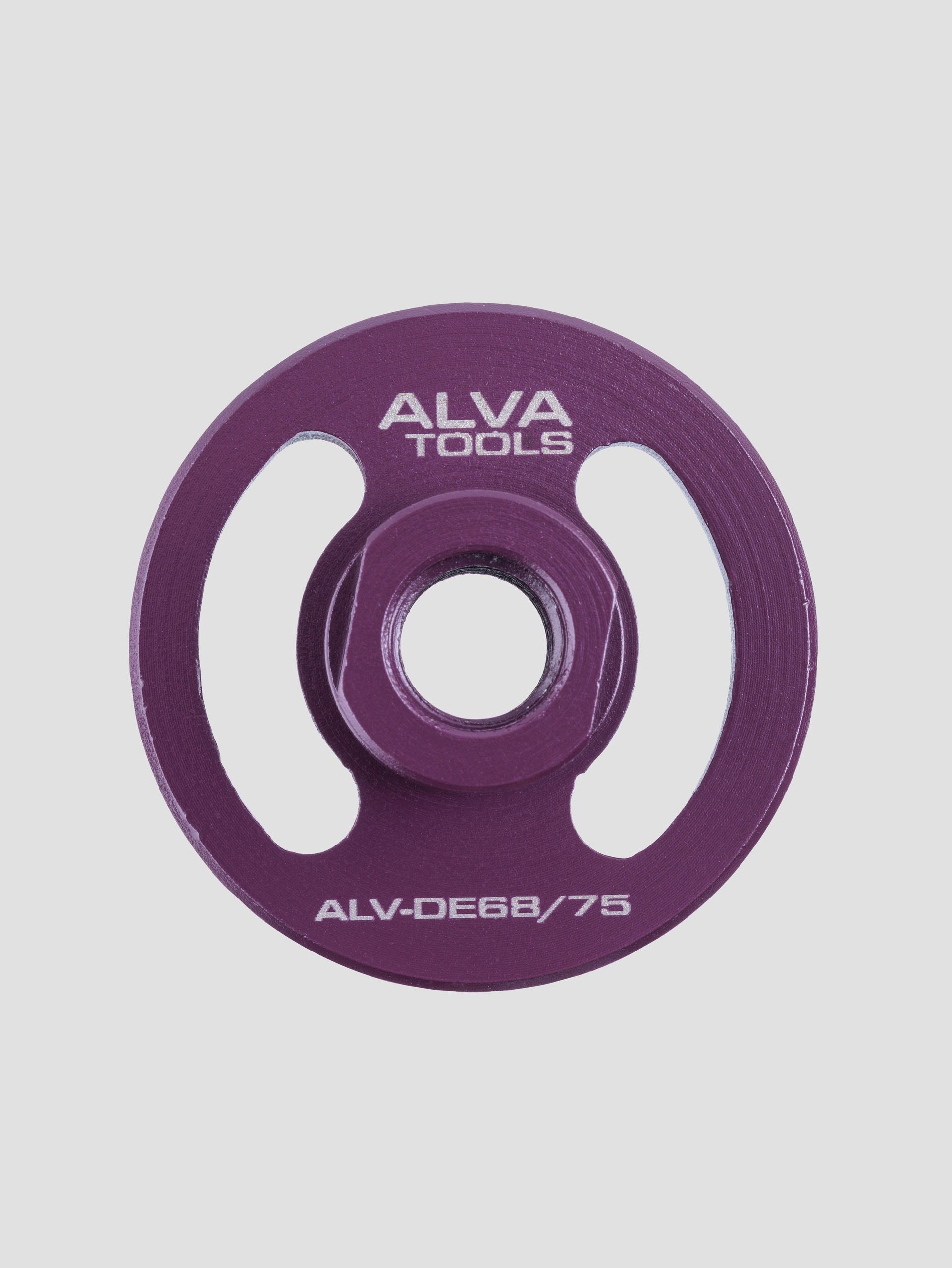 Предметные фотографии шаблонов и коронок для сверления стен