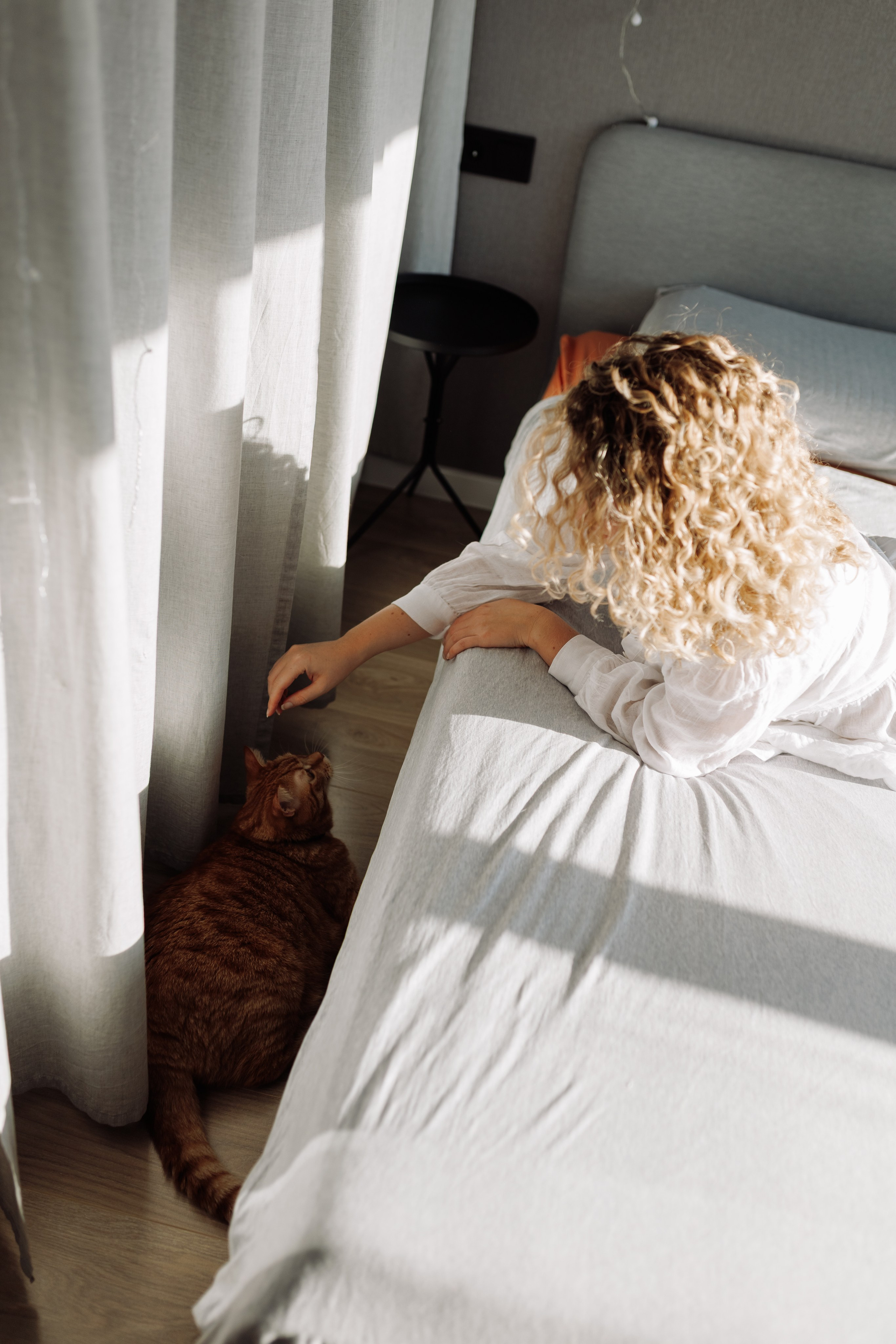 Даша с котом. Женский и семейный фотограф в Томске Алиса Качан