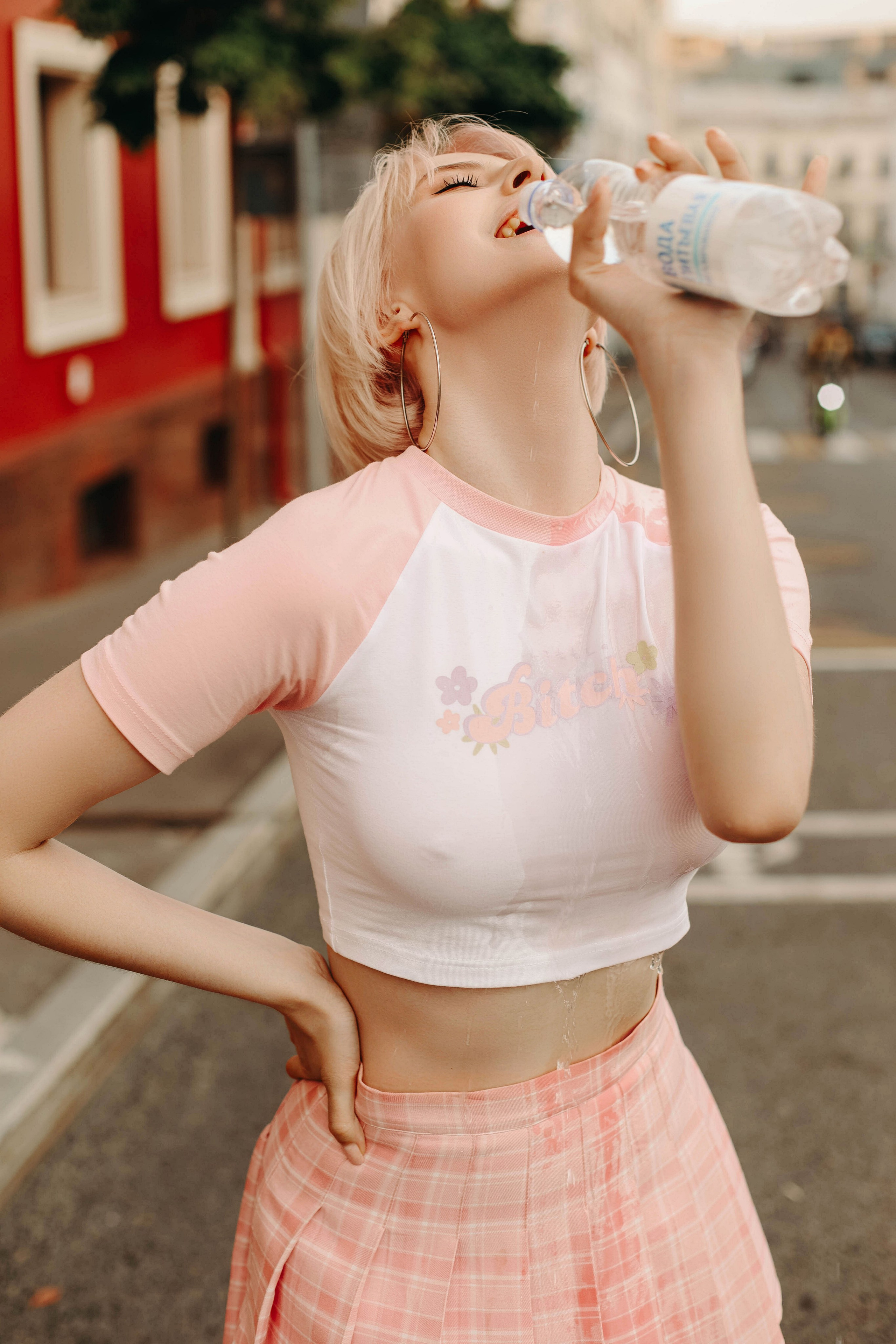 Женская летняя прогулочная фотосессия в Москве. Свадебный и семейный фотограф в Москве