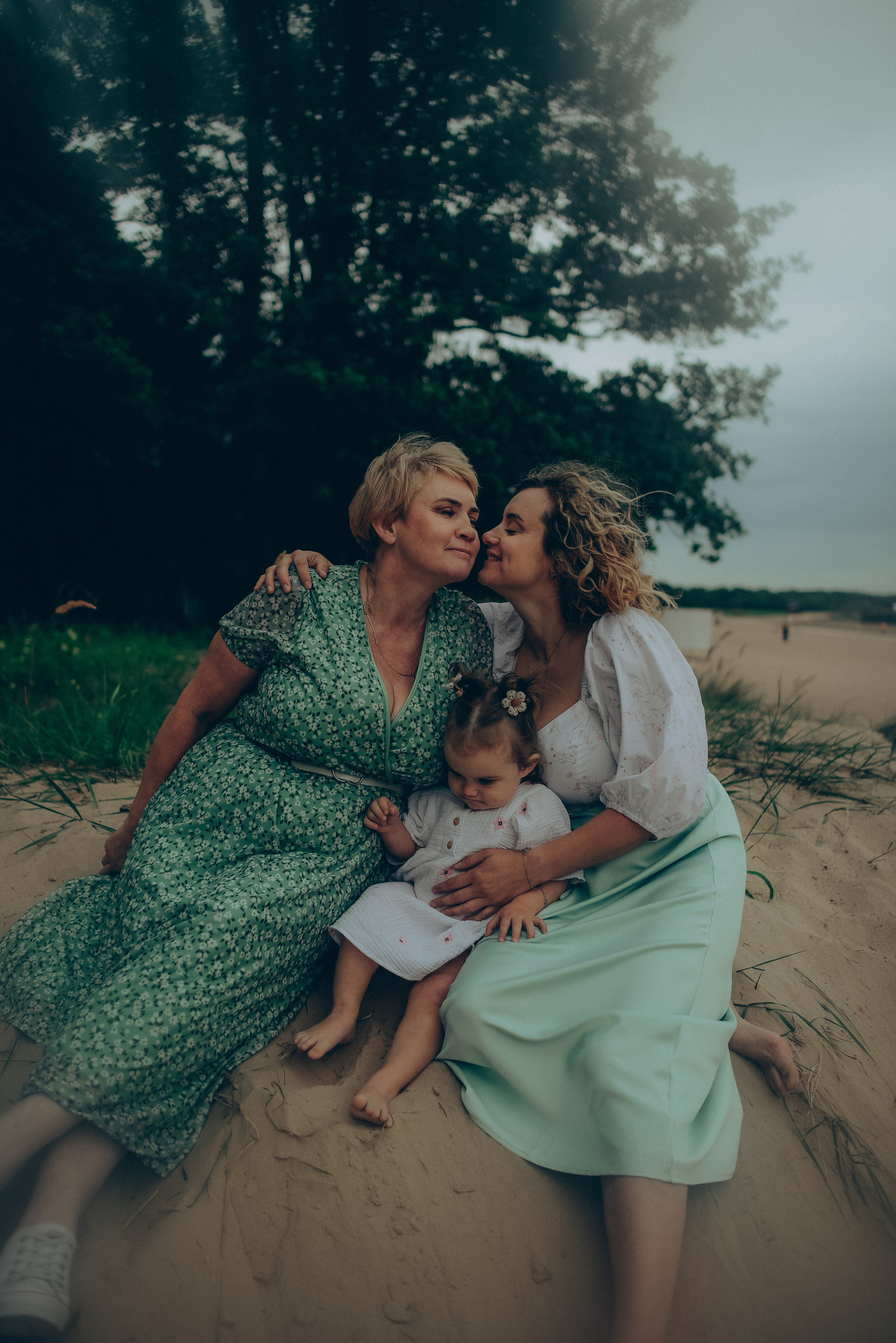 Съемка поколений на заливе. Елизавета Юлия Сергей и Ия. Семейный и свадебный фотограф в Санкт-Петербурге Яна