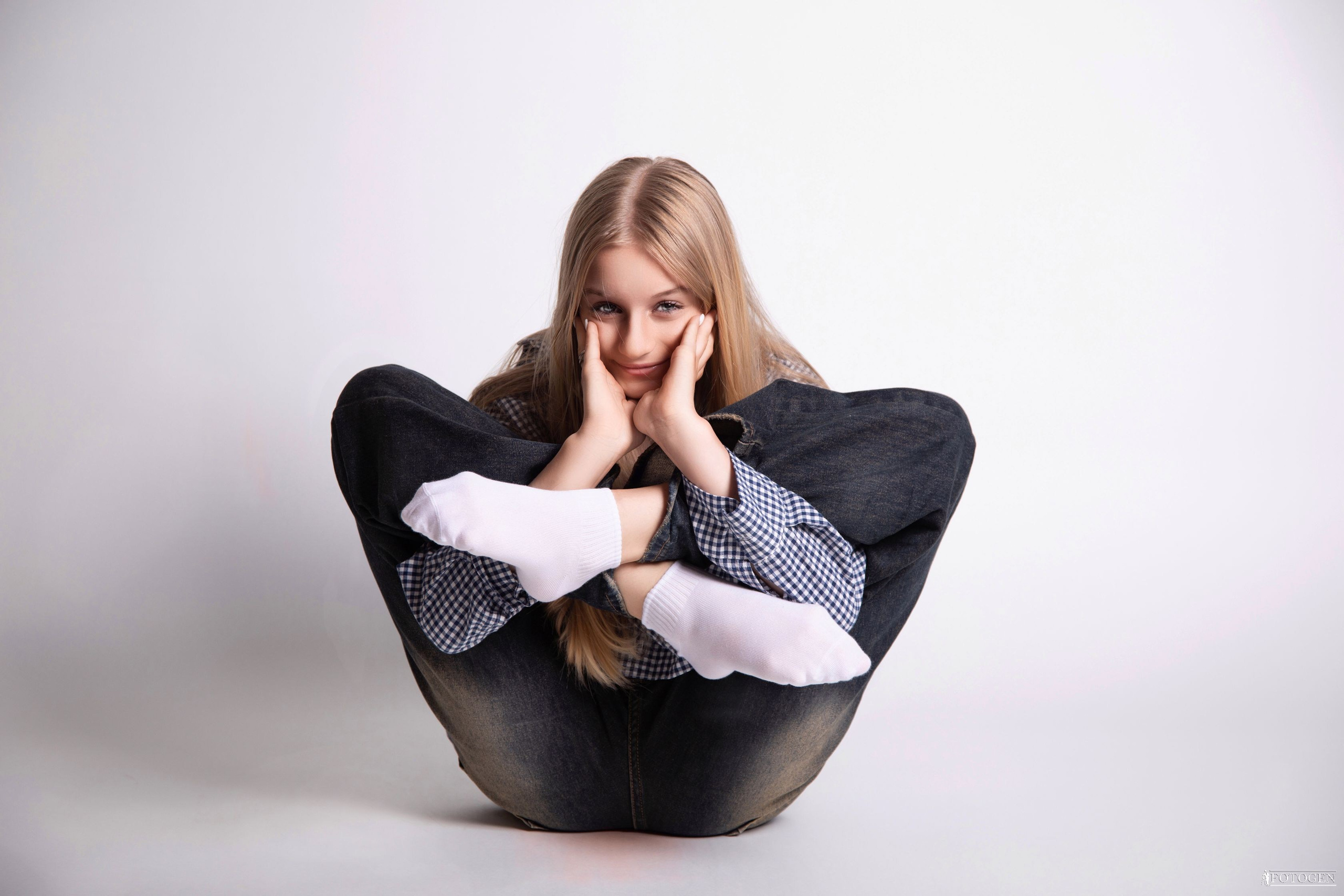 Фотосессия Девочек до 14 лет в Интерьере — Fotogen. Интерьерная фотостудия FOTOGEN г. Краснодар