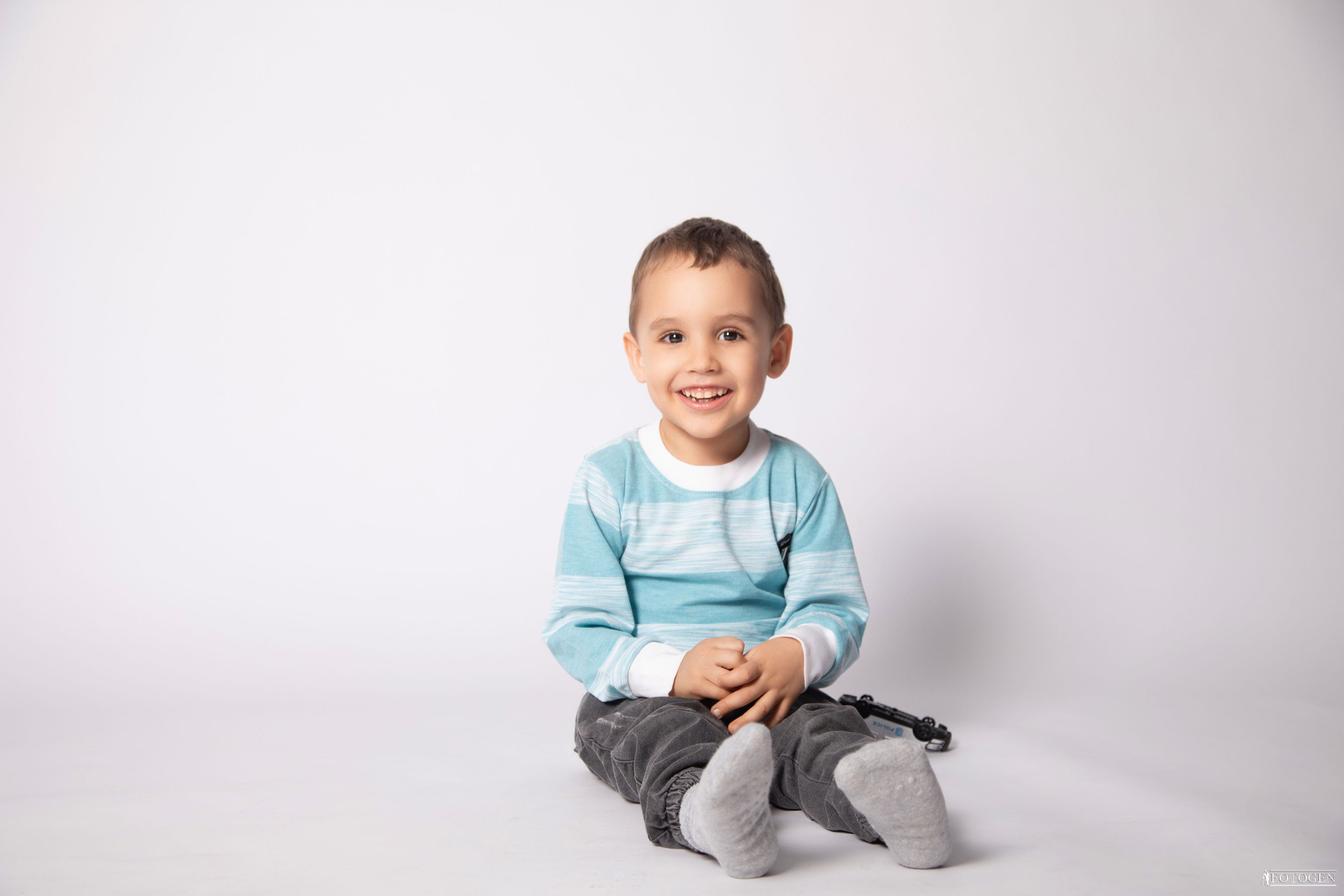 Фотосессия Мальчиков до 3 лет в Студии — Fotogen. Интерьерная фотостудия FOTOGEN г. Краснодар