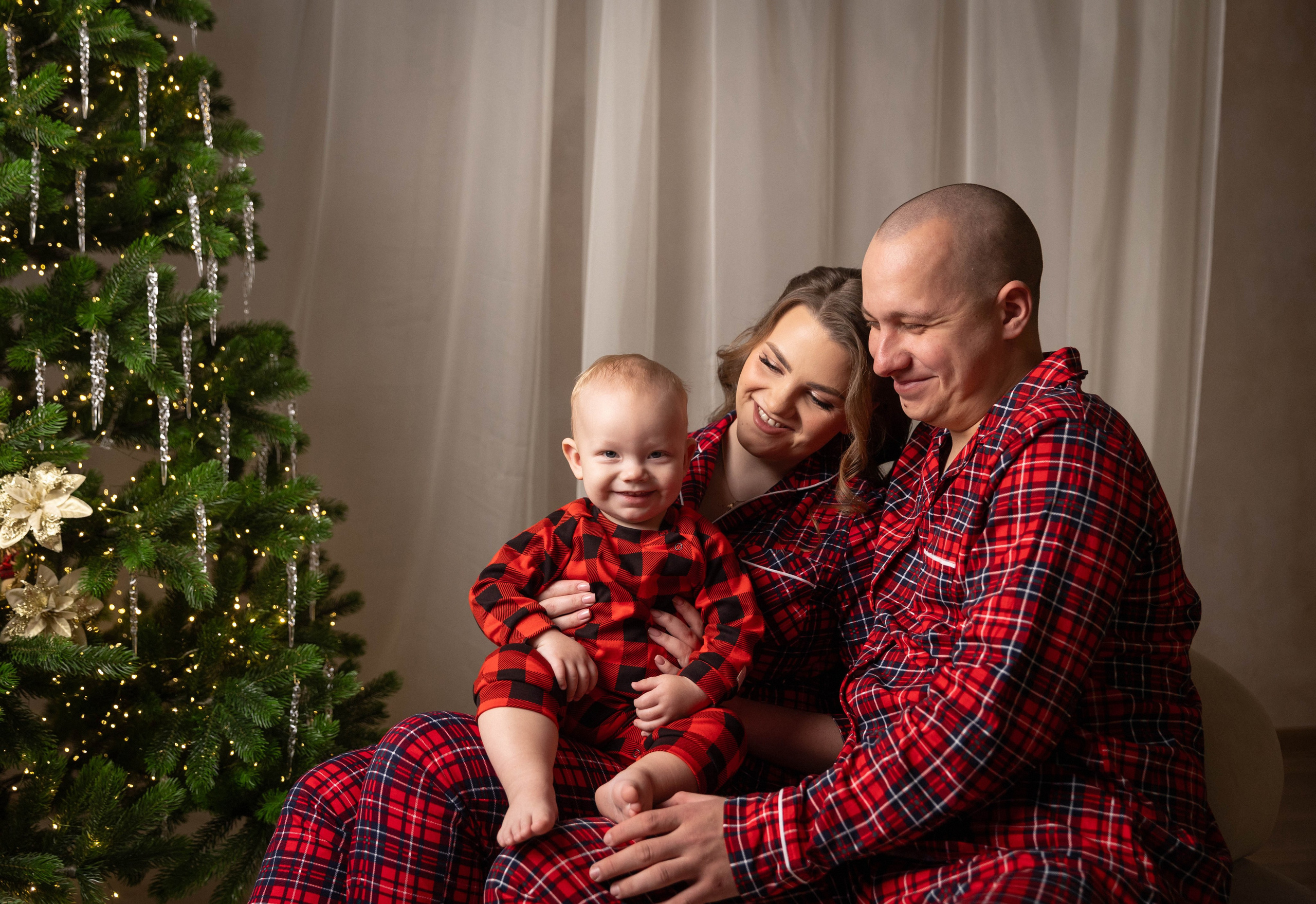Счастье под ёлкой. Свадебный и семейный фотограф в Карелии
