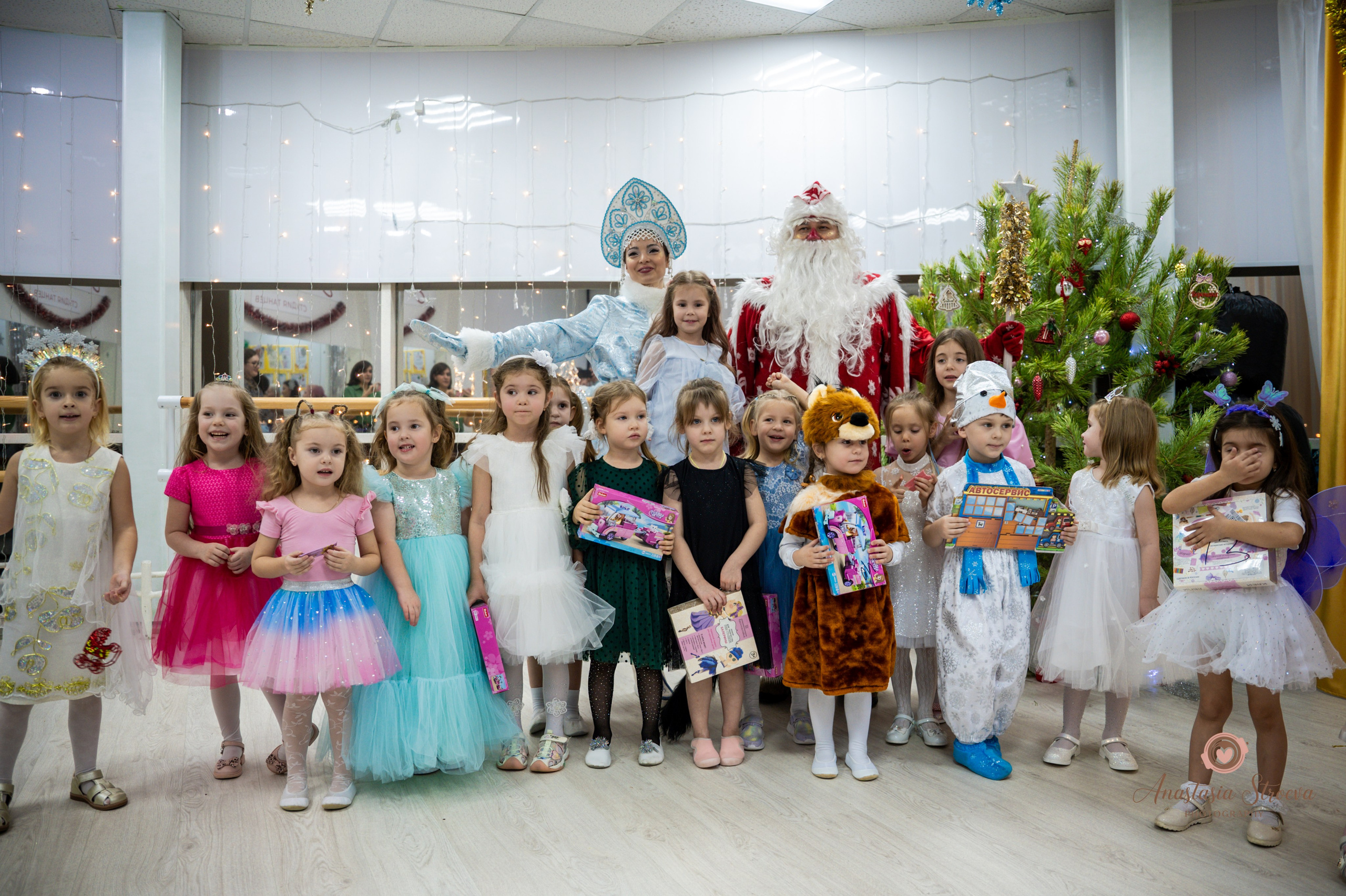 Новый год в танцах. Семейный и детский фотограф в Королеве, Москве и Московской области Строева Анастасия