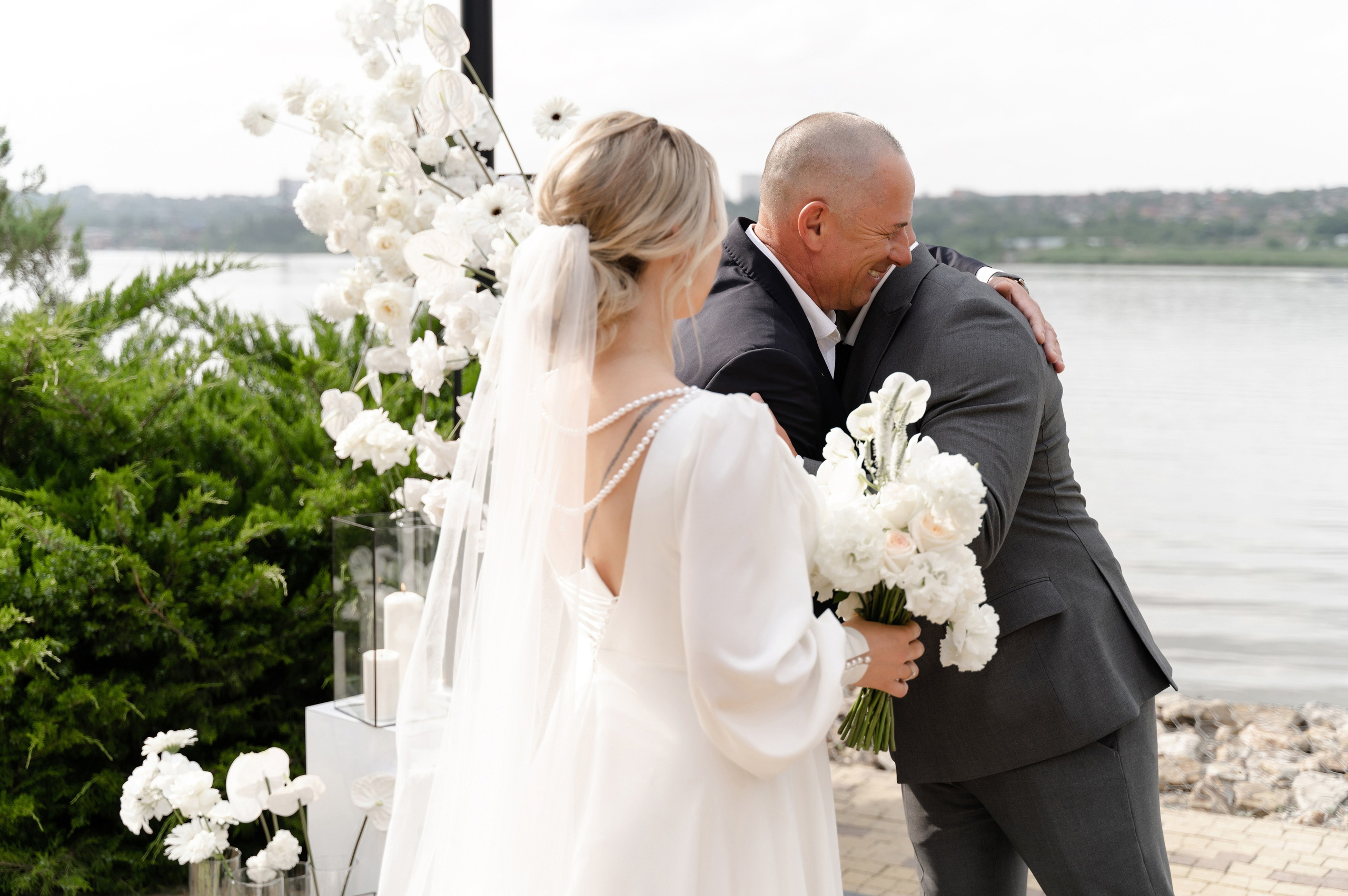 Свадебная фотосессия в отеле Hayat Regency Rostov. Свадебный фотограф в Ростове Максимов Максим