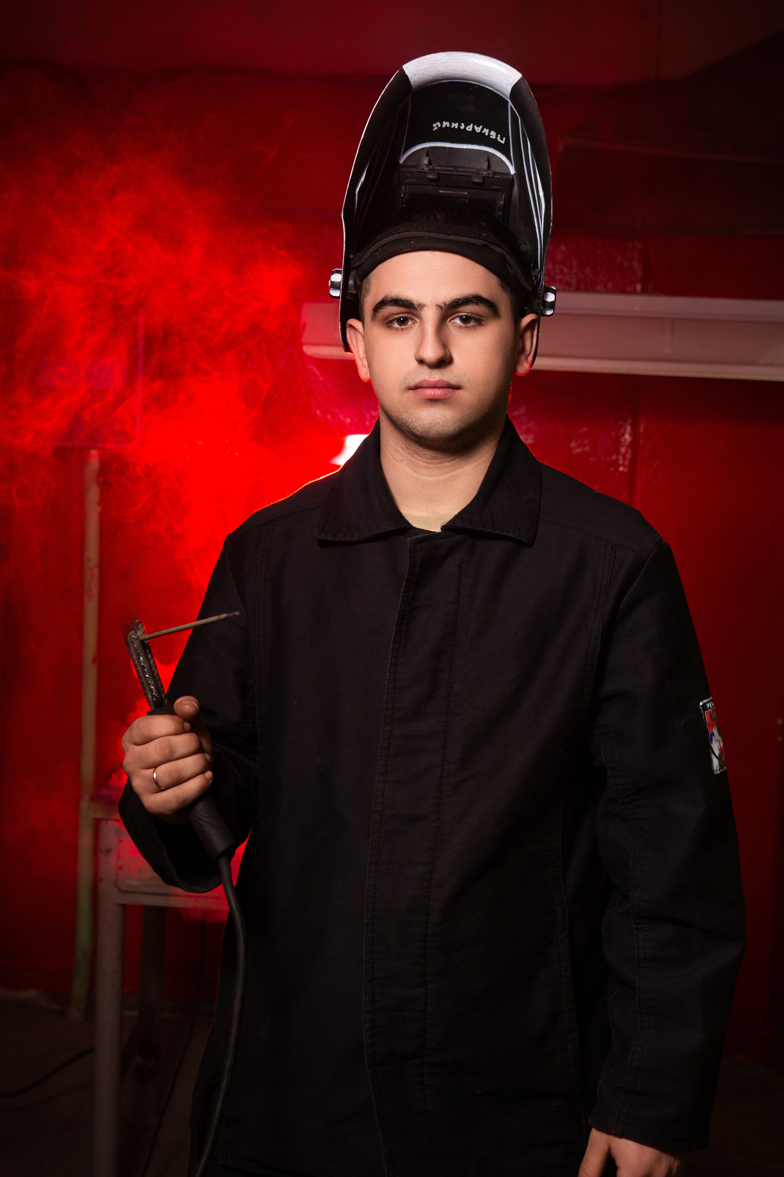 Портретная Фотосессия в Цеху для Выпускников Сварщиков | Твой Альбом Мценск. ТВОЙ АЛЬБОМ / ТВОИ ПРАВИЛА