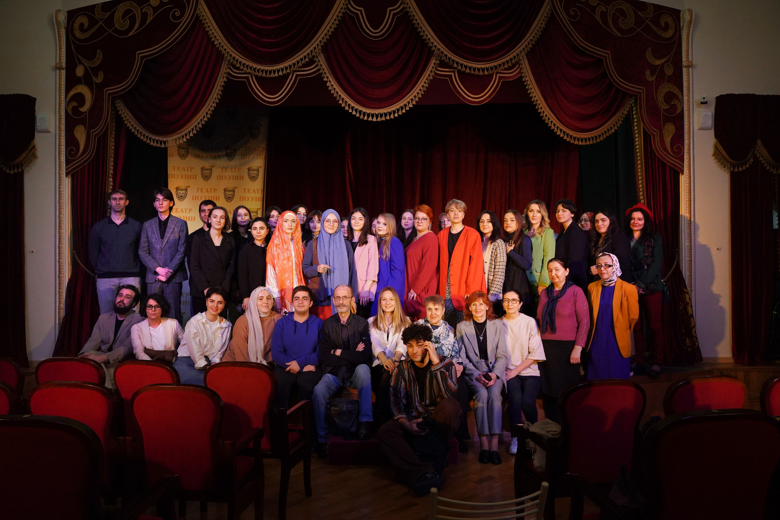 Поэтический вечер. Амина Абасова — индивидуальный фотограф в Махачкале, Дагестан