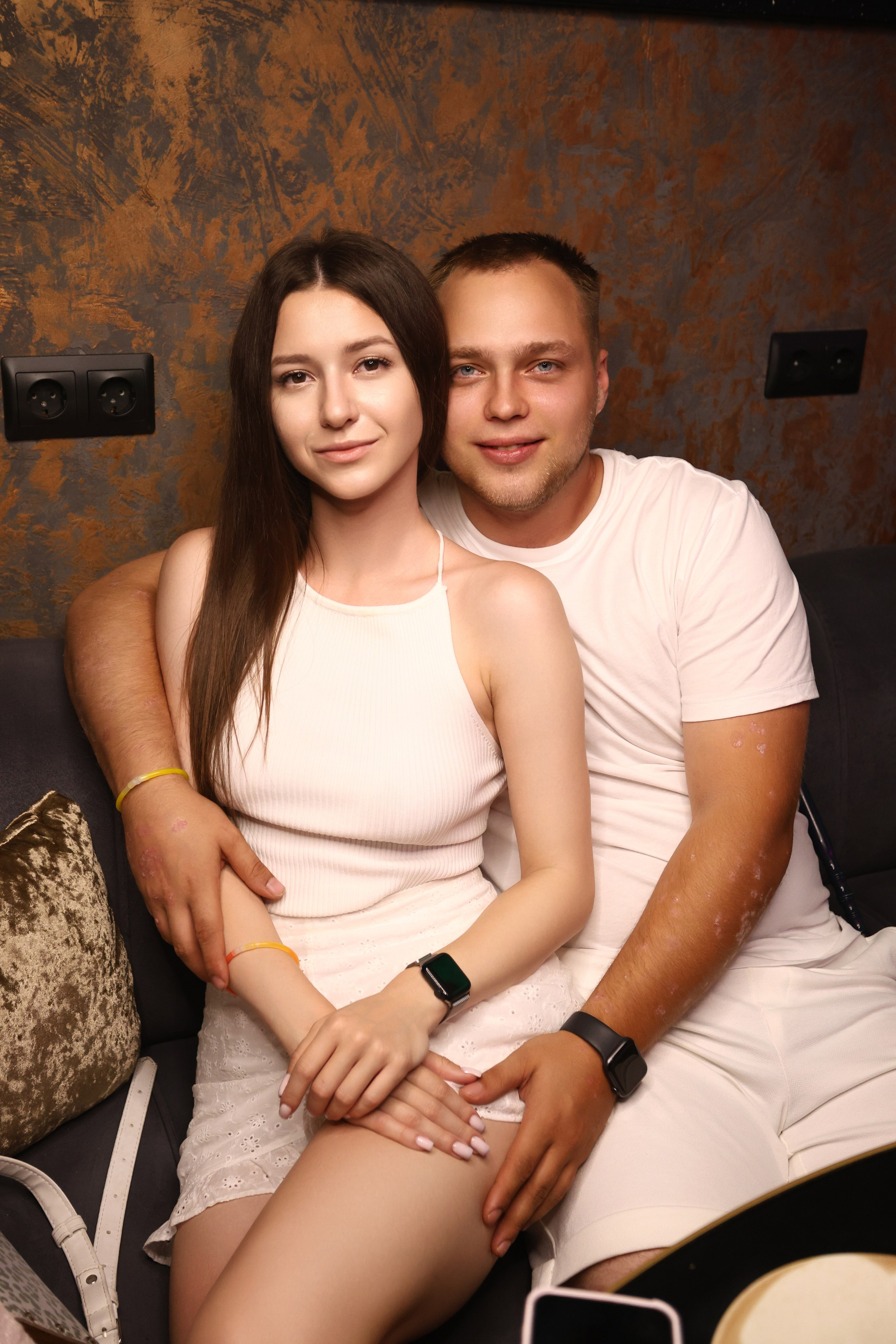 Neon Party 01.08.25. Мята Спортивная — Кальянная, караоке, бар в Минске