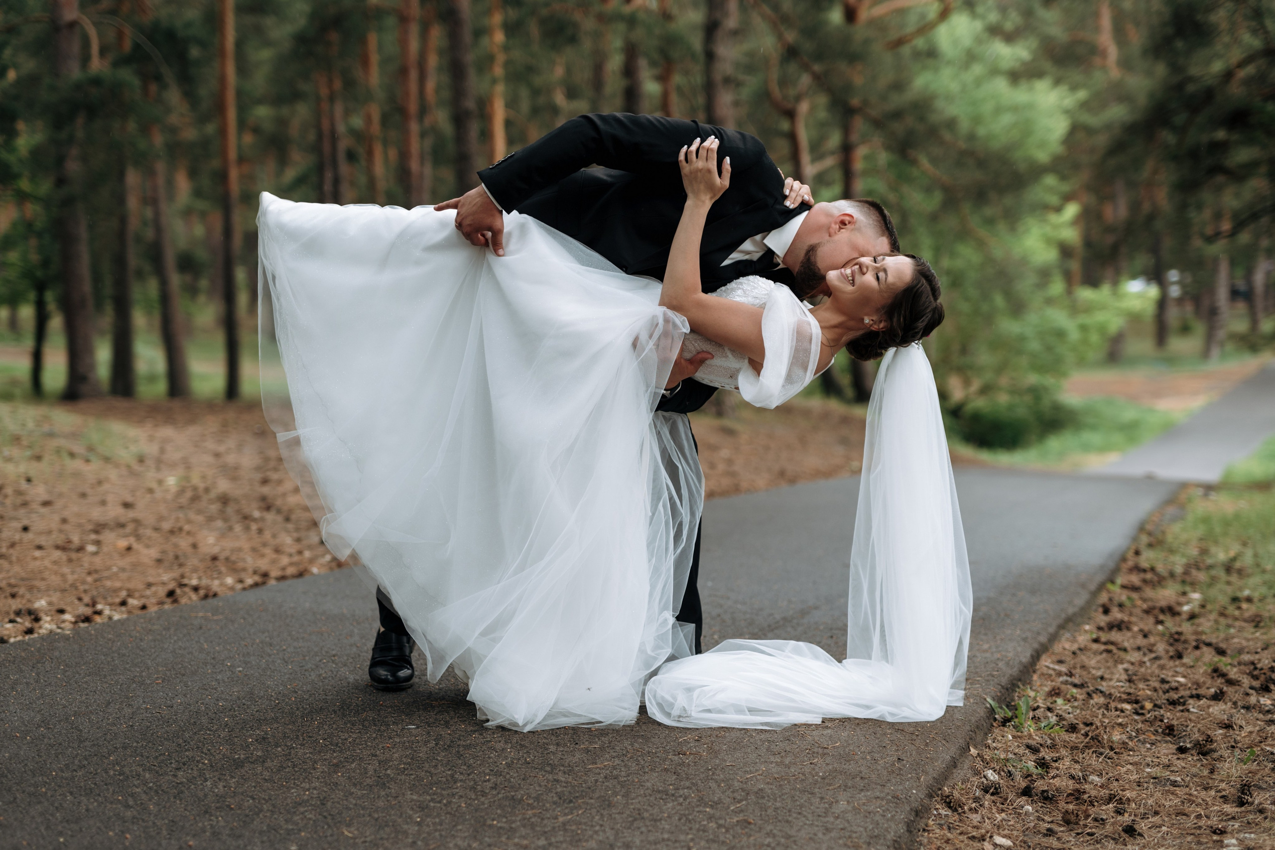 Свадебный день Яны и Максима, прогулка в лесу, Картинная галерея в Тамбове. Свадебный фотограф в Тамбове Павел Четвертков