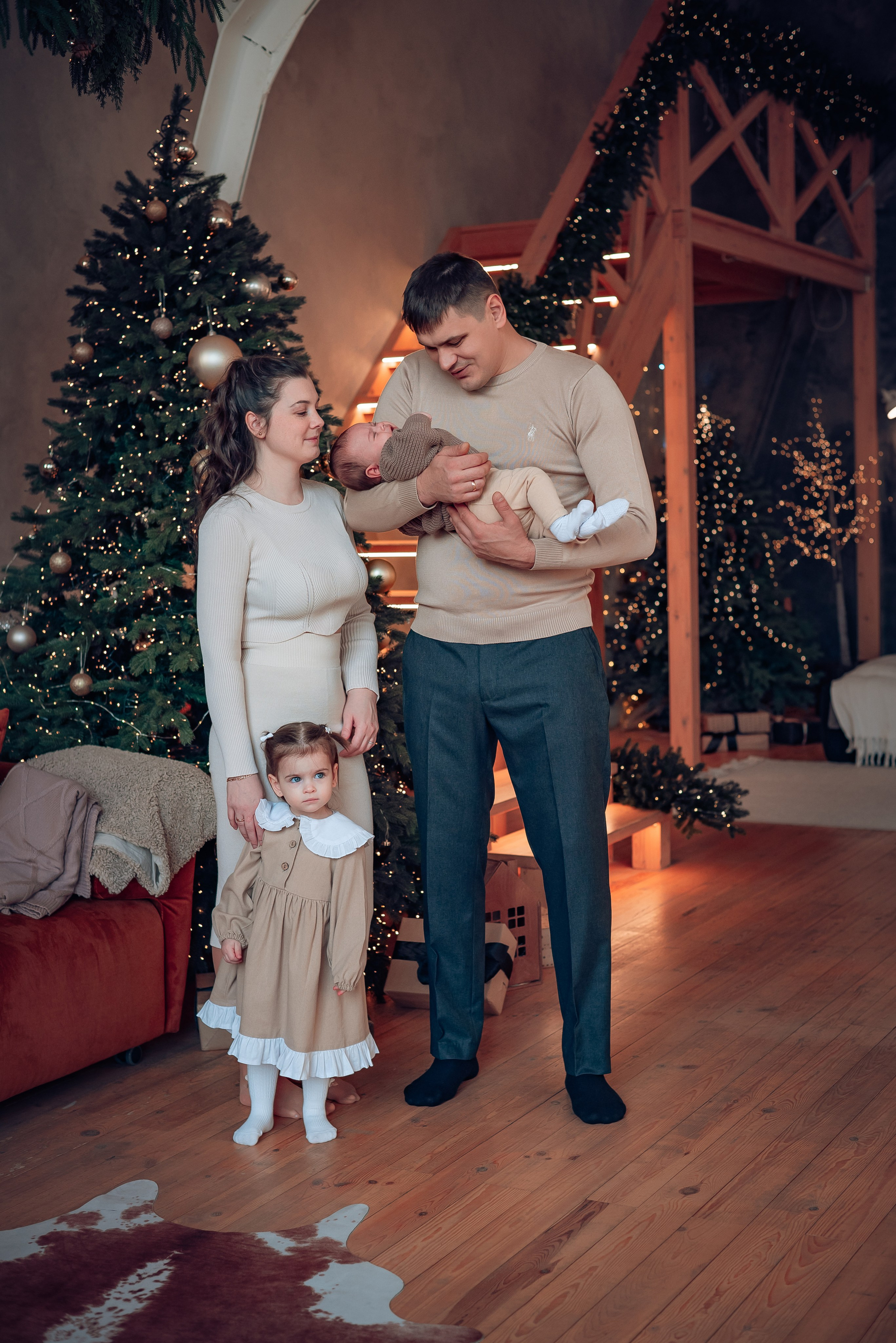 Виктория, Александр, Ванюша и Ариша. Фотографы крещения/венчания  Красноярск Татьяна и Вячеслав Переваловы