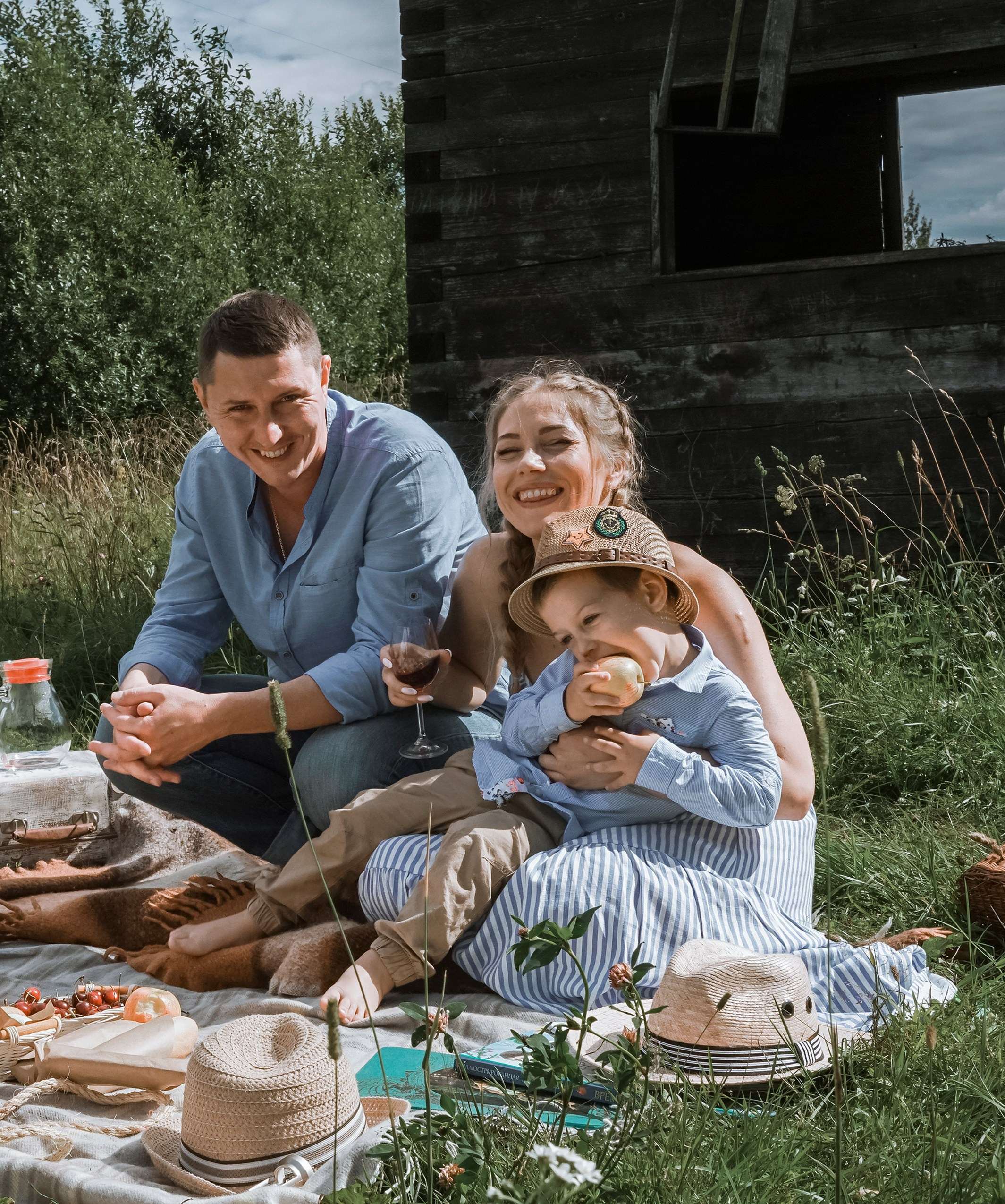 Семейная съёмка на старой Мельнице. Свадебный, семейный и контент фотограф в Санкт- Петербурге Елена Грие