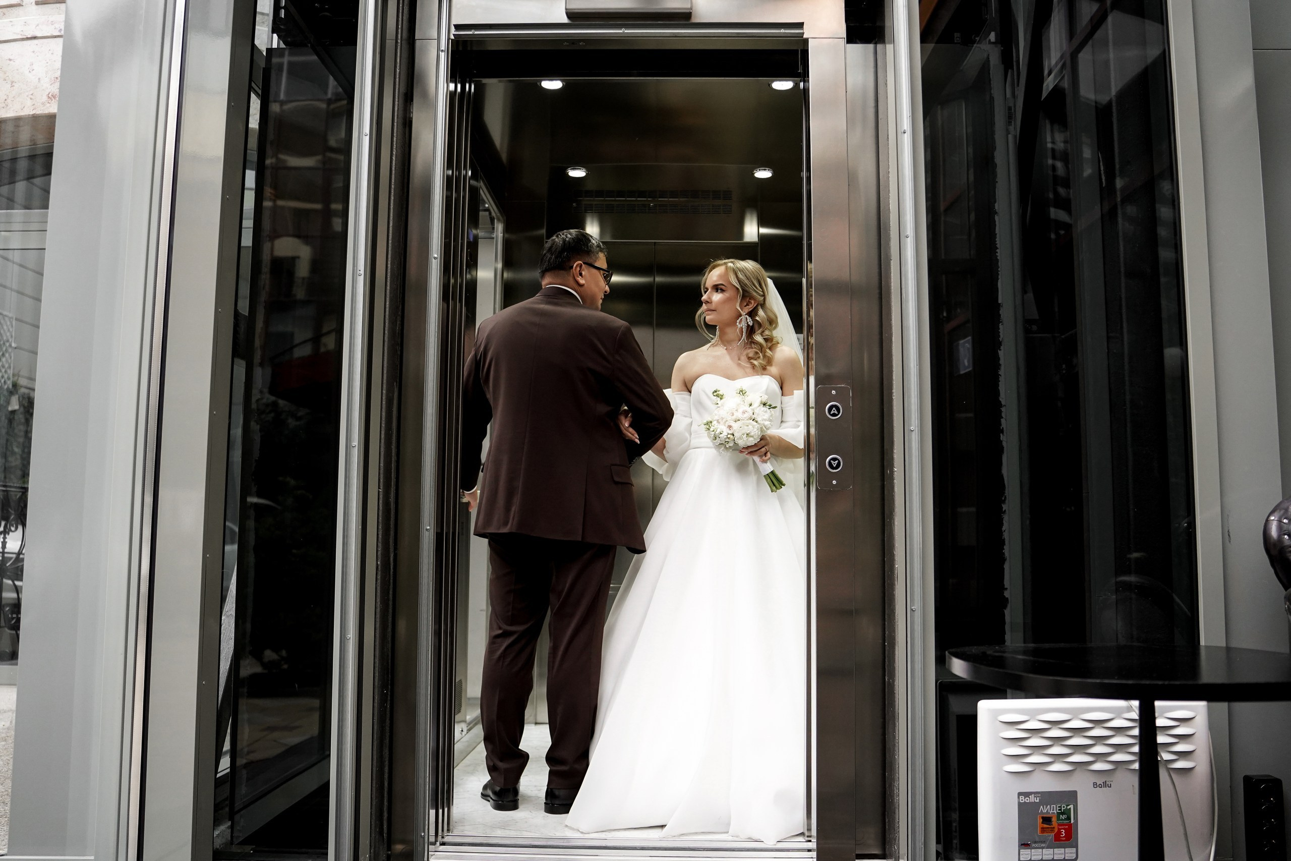 Свадебная фотосессия «4 часа». Отель Резиденция в Ростове-на-Дону. Кадры молодоженов на природе. Фотосессия банкета 1 час. Свадебный фотограф в Ростове-на-Дону. Таинство Крещения и Венчания, семейные фотосессии. Алёна Чёботова