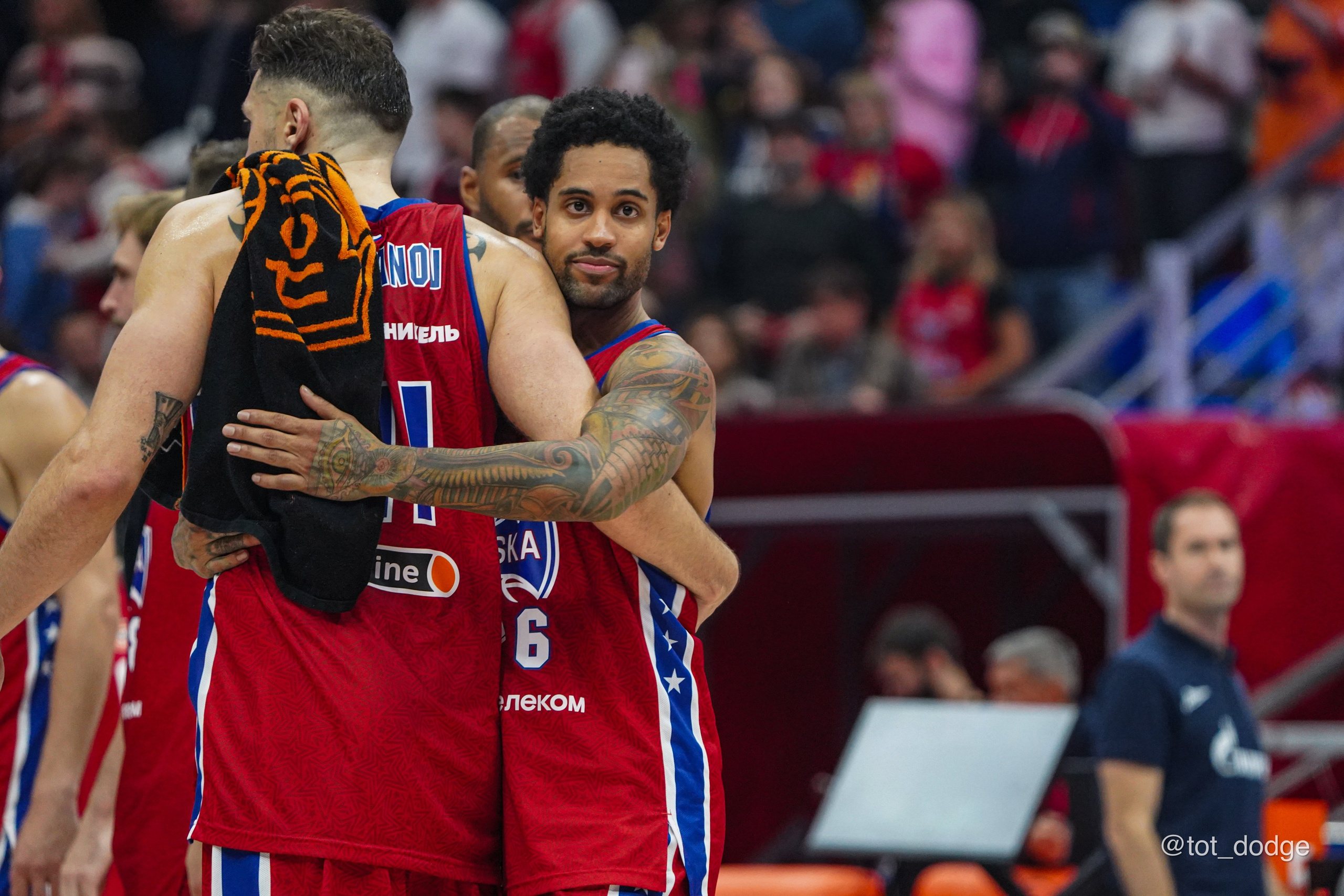 Баскетбол. ЦСКА-Зенит (13.10.24). Автомобильный фотограф Шакая Кирилл