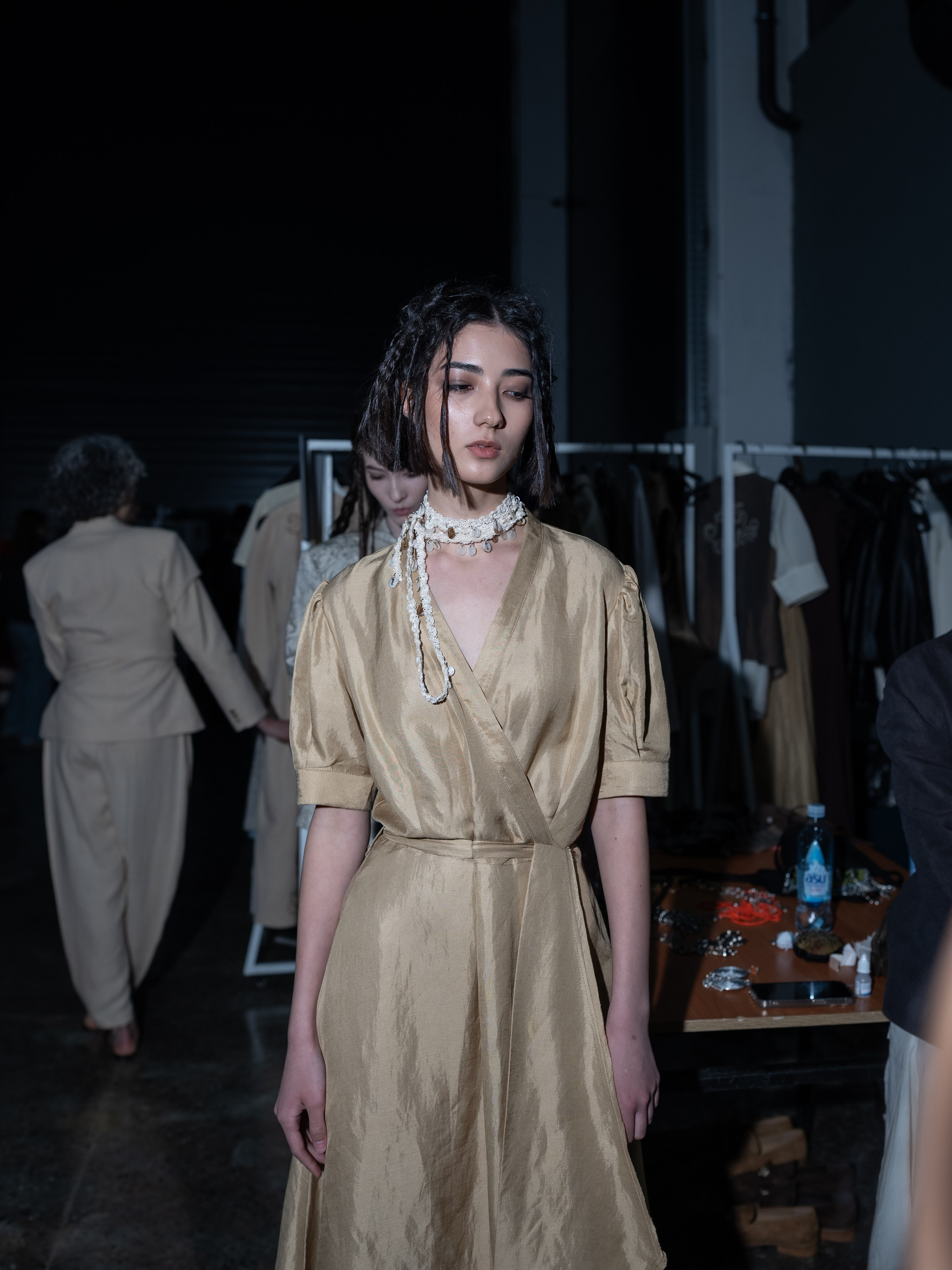 Visa Fashion Week Pre-Fall 2026 April BackStage Day 1. Сайт Алматинского НЮ АРТ, будуар и фэшн фотографа Дениса Карпенко