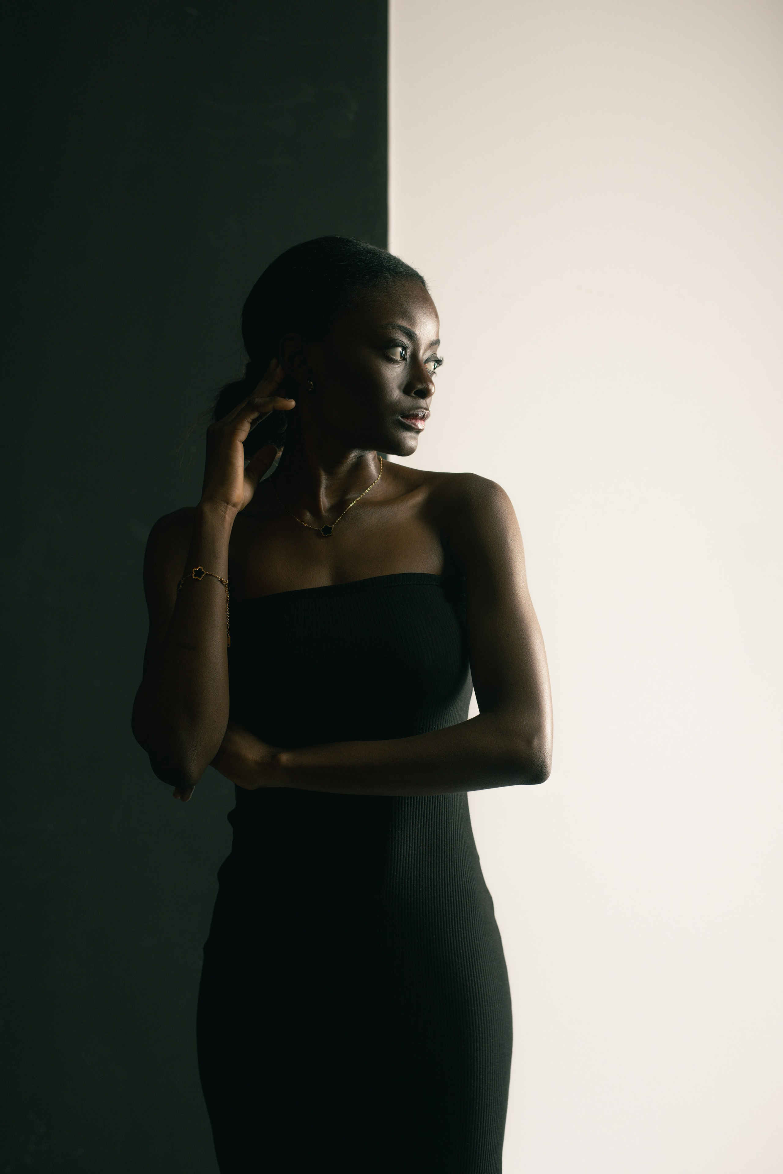 BEATRIZ. Anastasiia Antoniuk portrait, family and couple photographer, Portugal