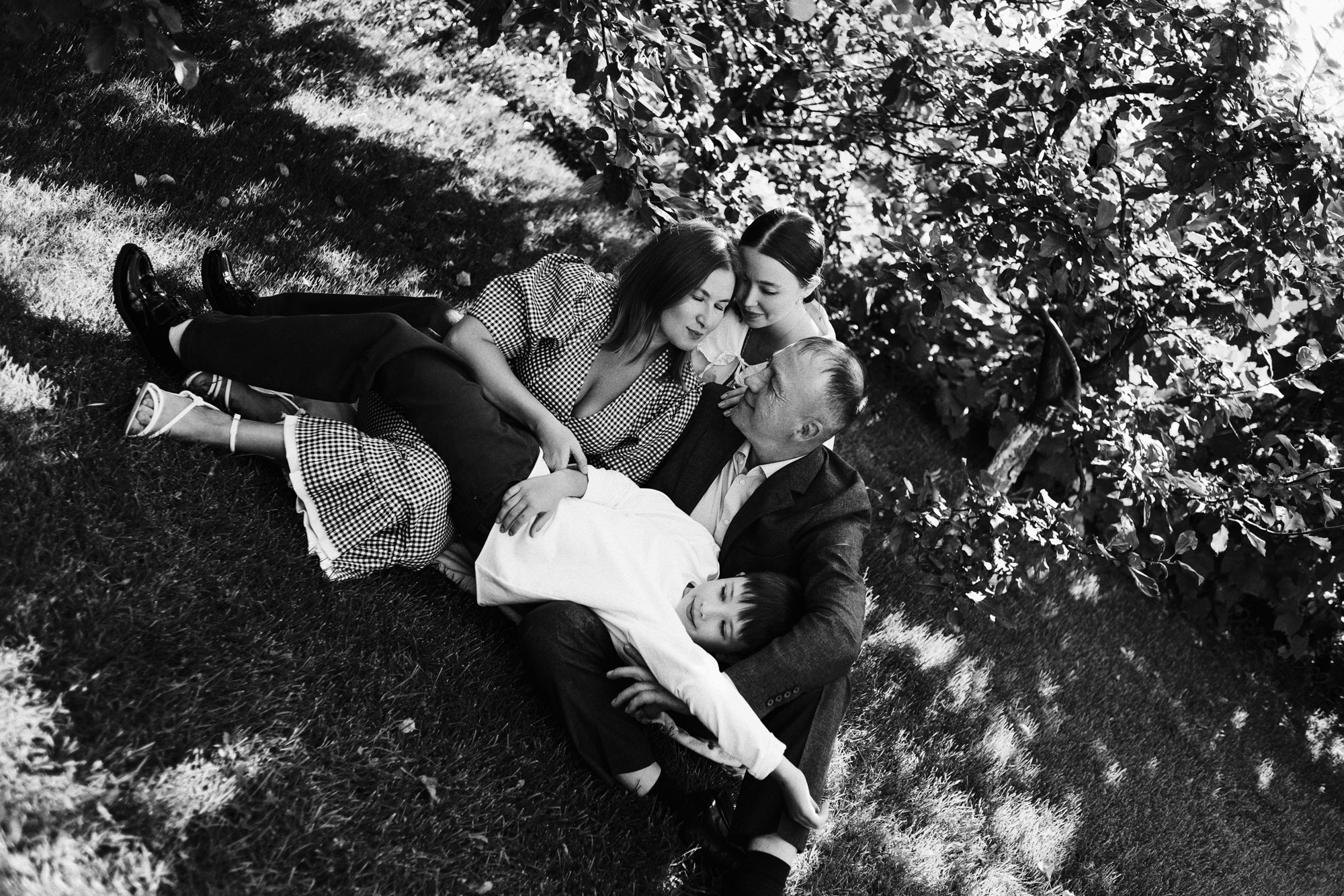 Семейная фотосессия в Тюмени — портреты поколений. Портретный фотограф Тюмень Дарья Мустафина