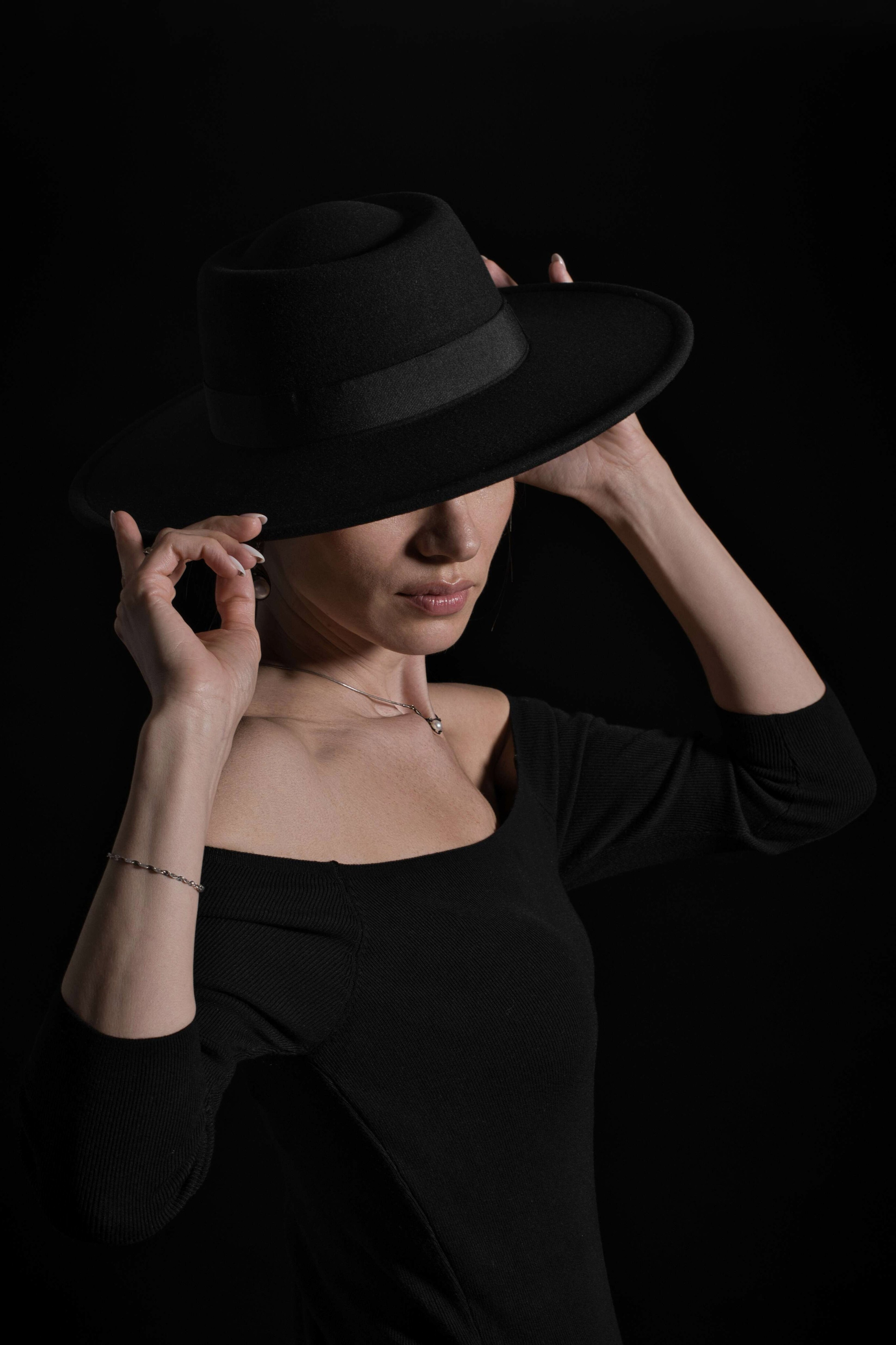 Шляпка Зорро. Фотограф Денис Кривопусков