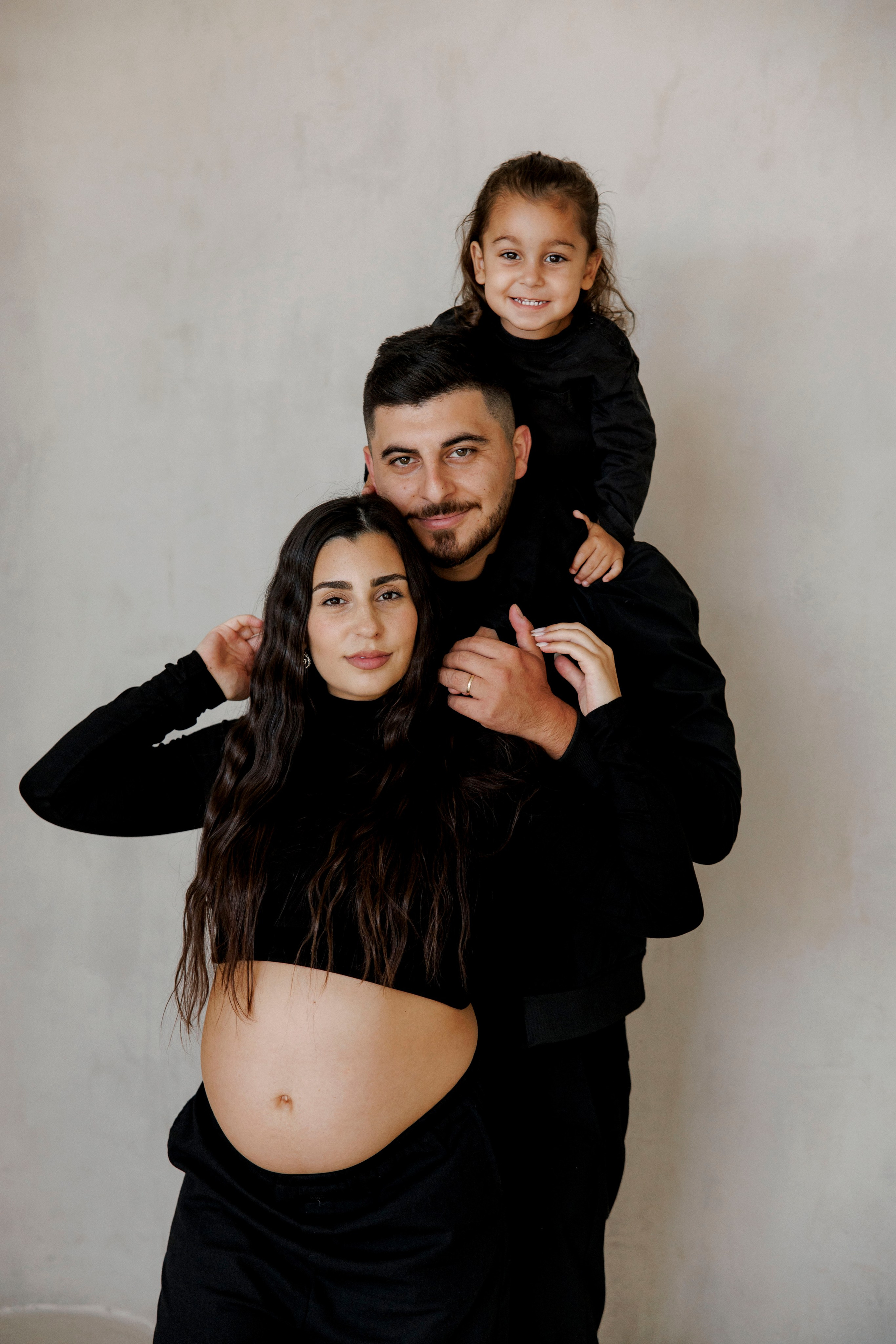 Pregnancy photoshoot inside the Grey Studio. Главная