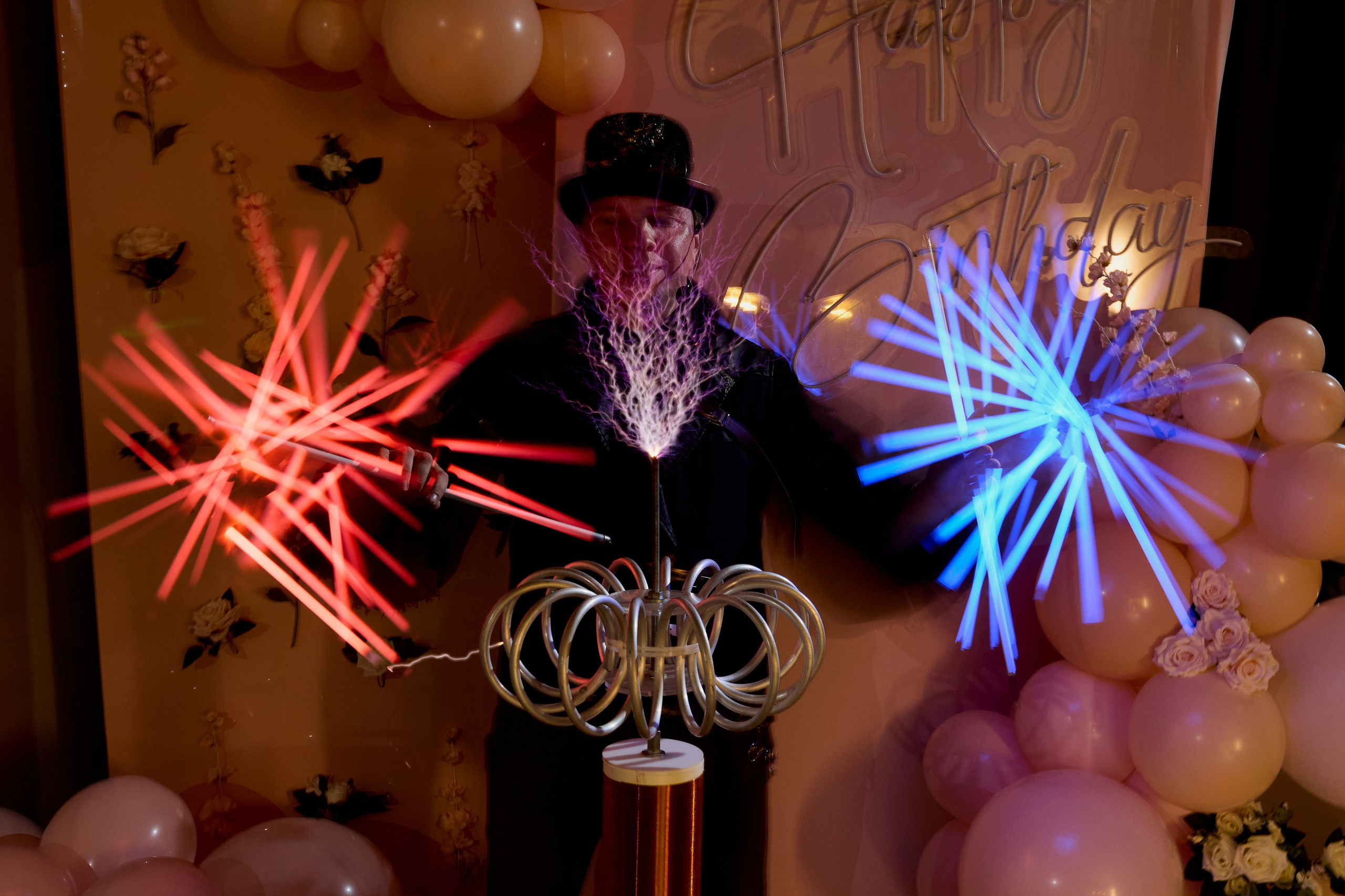 Малифисента и Тесла шоу. Свадебный фотограф Москва и Московская область Борисов Сергей